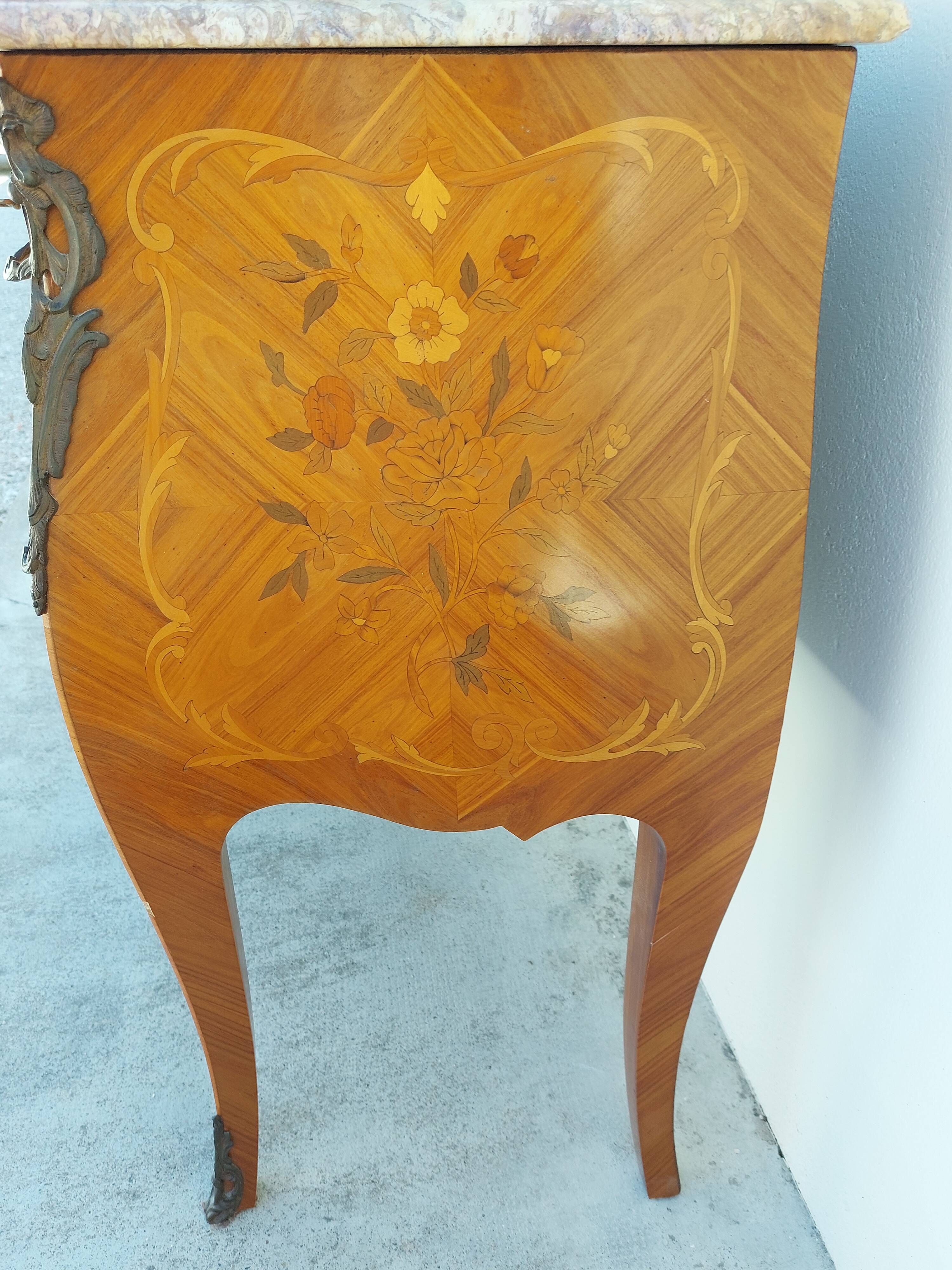 Louis XV chest of drawers in rosewood marquetry