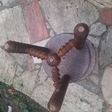 Table bas avec 2 petit tabouret