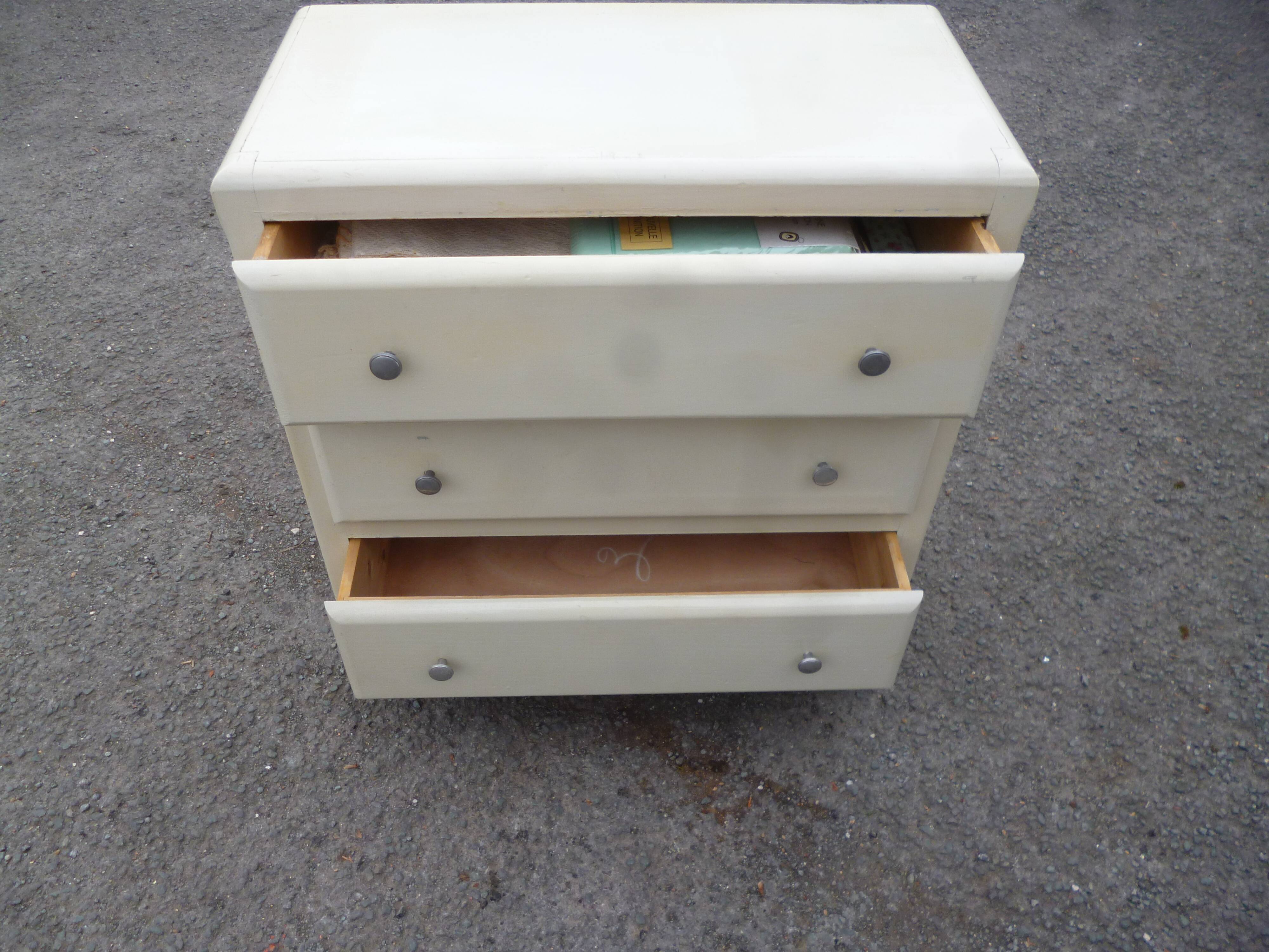 Small parisian dresser
