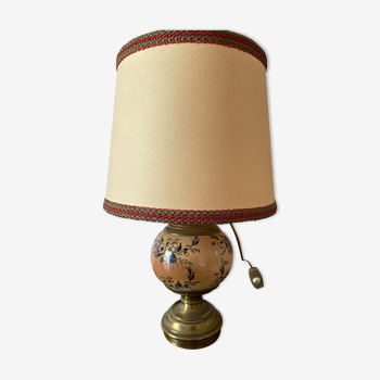 Lampe de table vintage pied en porcelaine émaillée fleuri et laiton doré