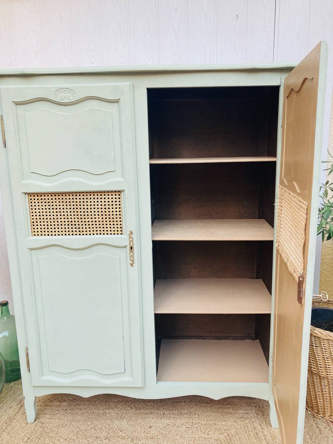 Small Parisian wardrobe