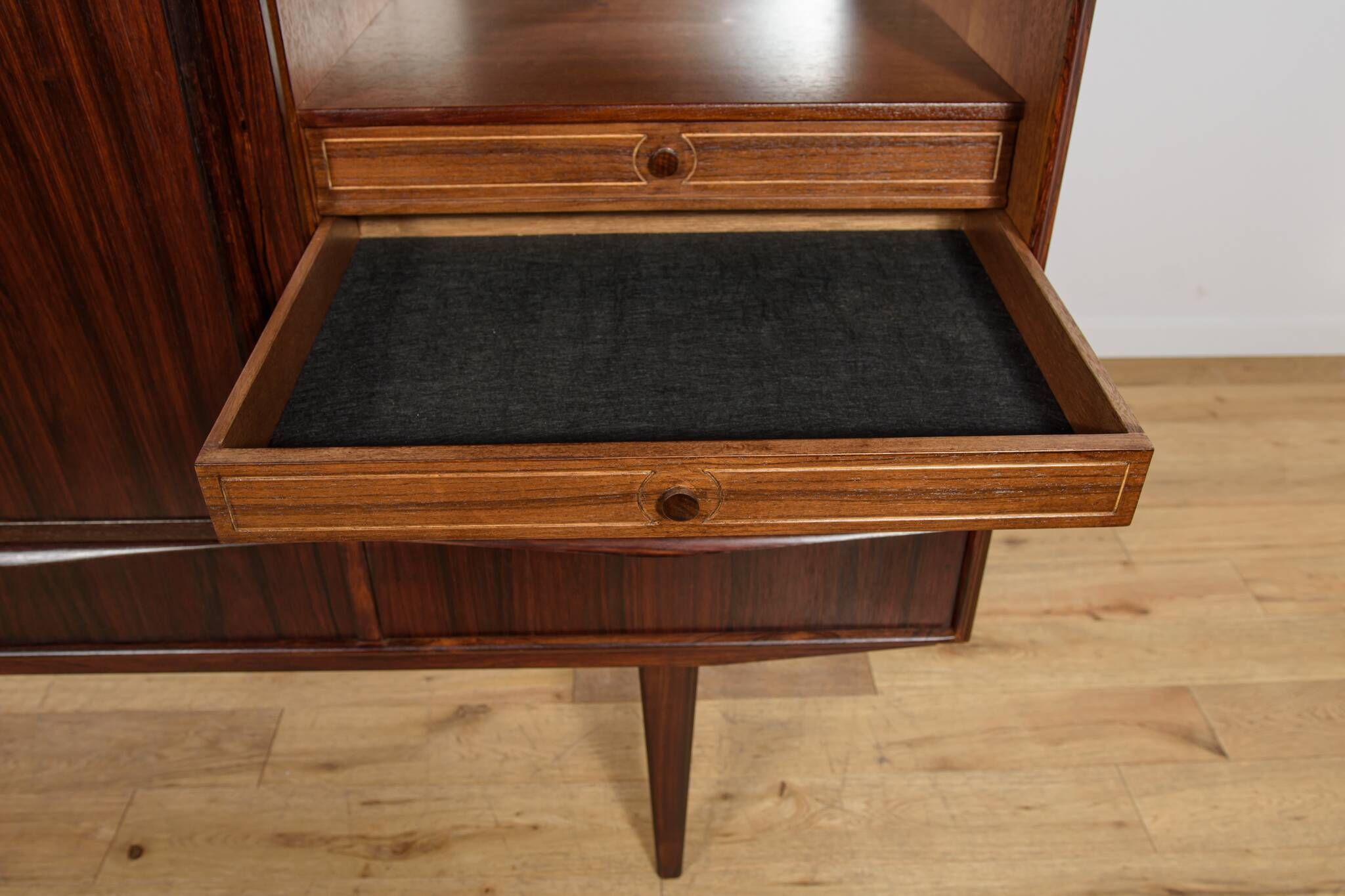 Commode en palissandre du milieu du siècle par E. W. Bach pour Sejling Skabe, Danemark, années 1960.