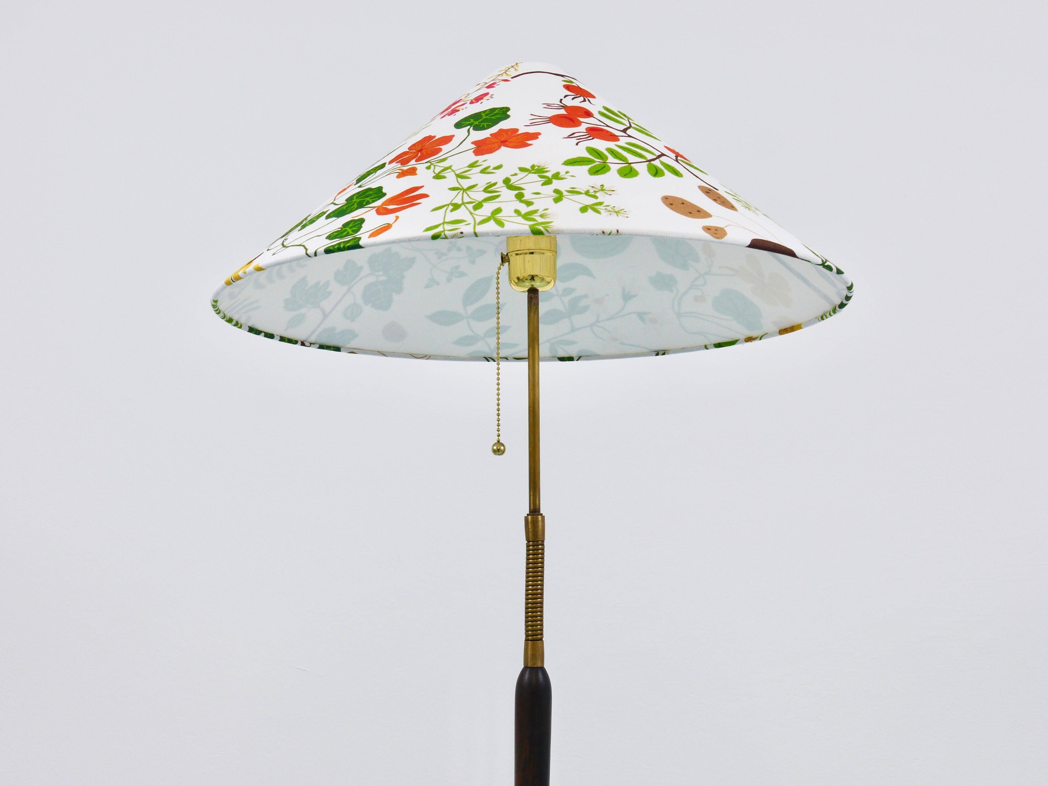 Lampadaire réglable en noyer et laiton des années 1940, Rupert Nikoll Vienne, Autriche, années 1950