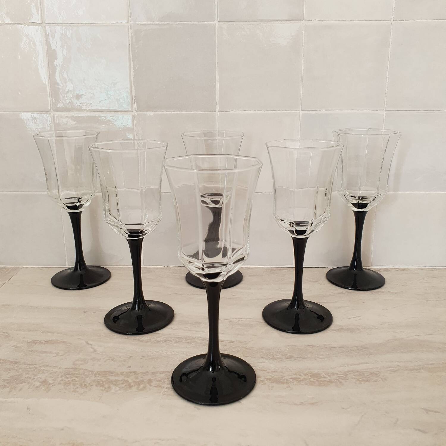 6 Octime octagonal black-footed wine glasses