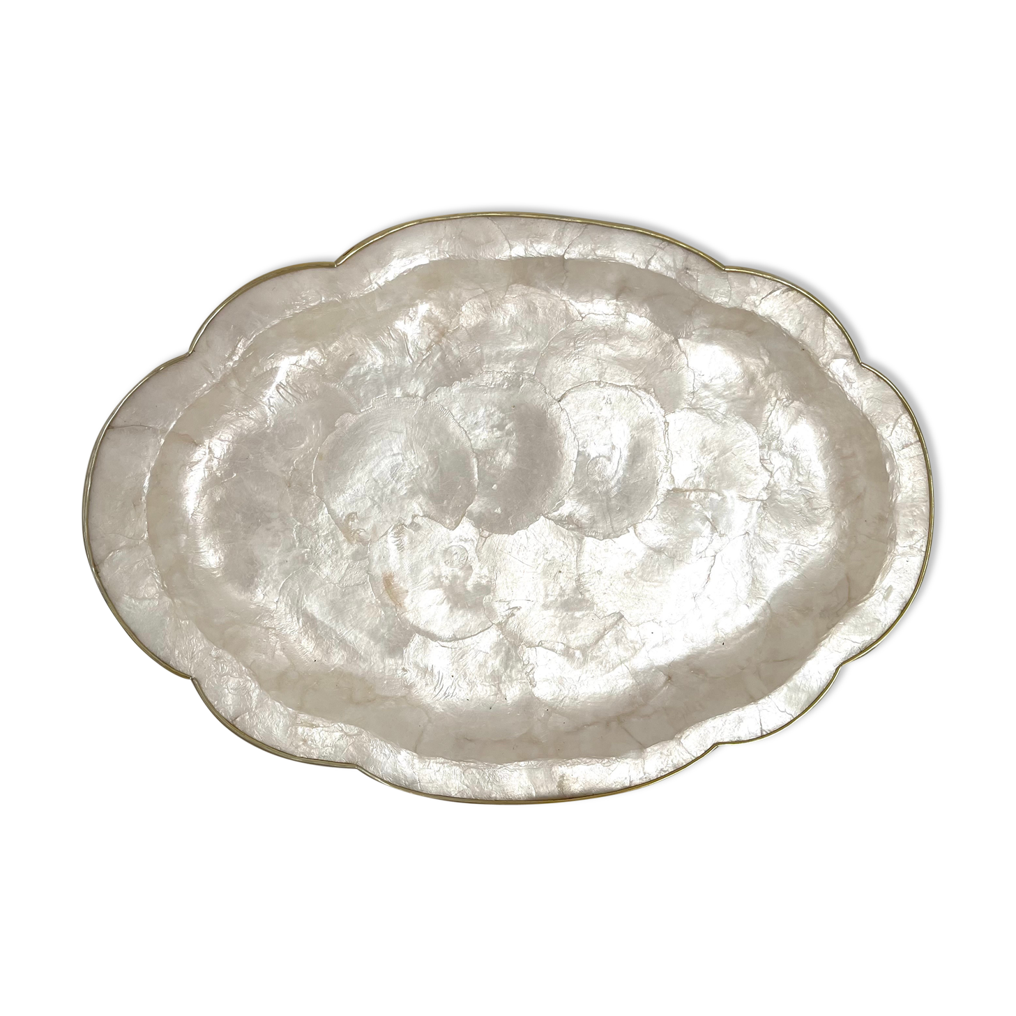 Dish in mother-of-pearl and brass