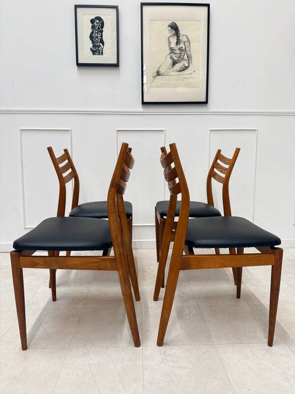 Set of 4 Scandinavian chairs