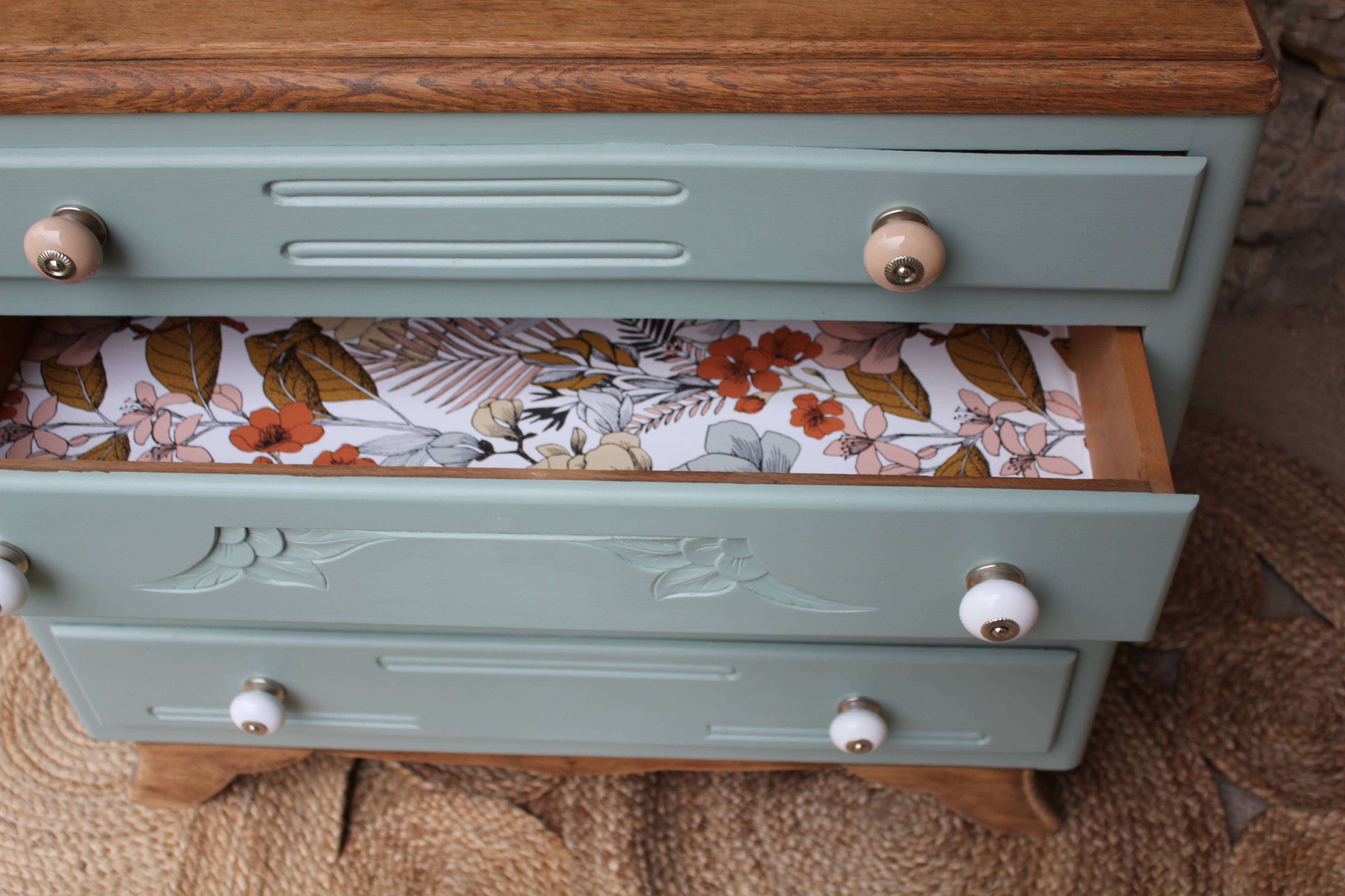 Chest of drawers