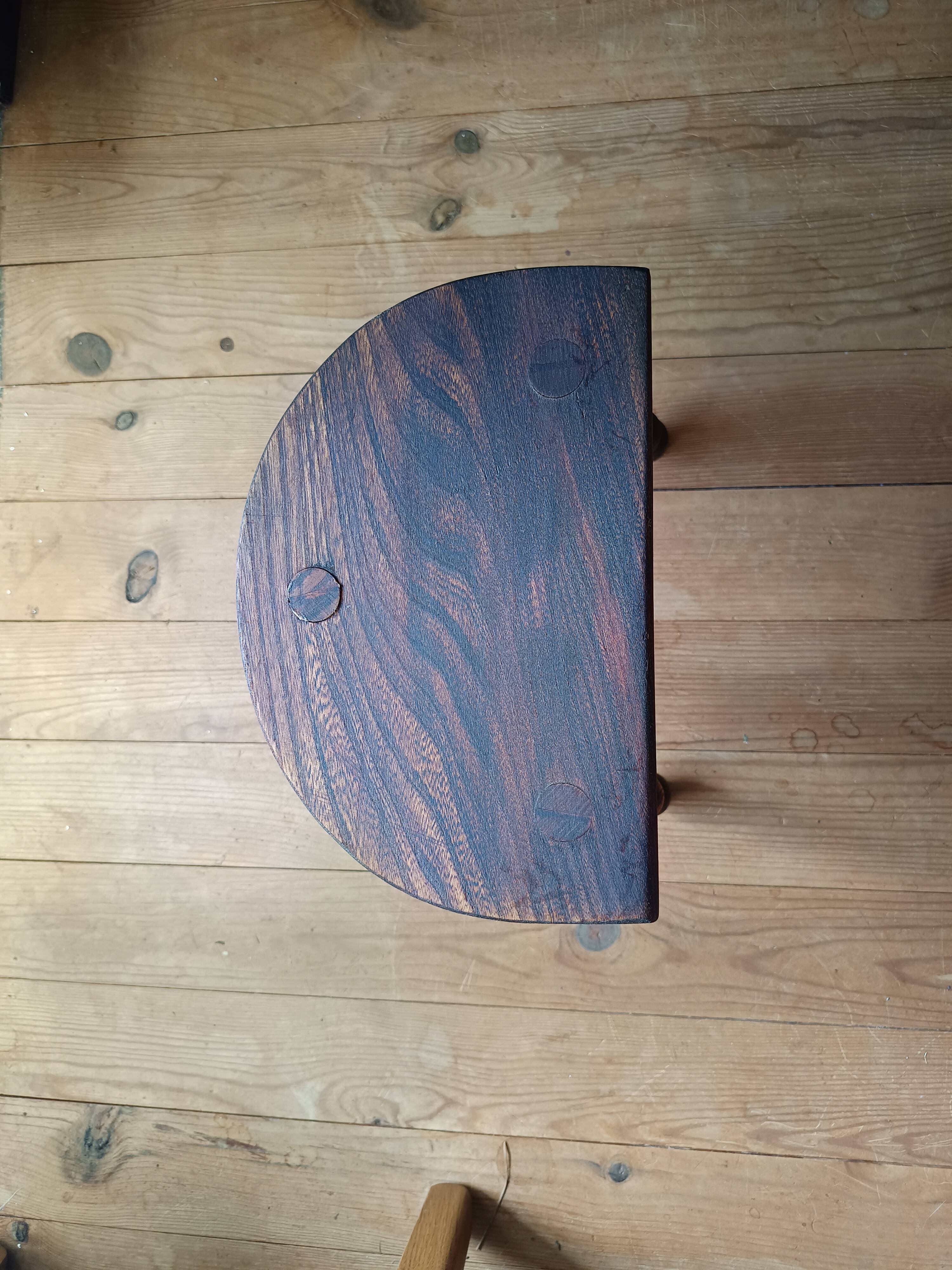 Tabouret tripode vintage