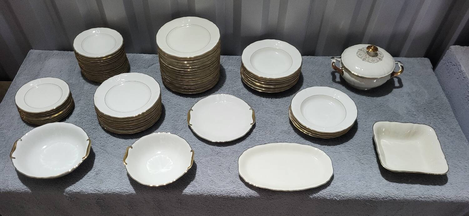 67-piece Bavarian porcelain dinnerware set