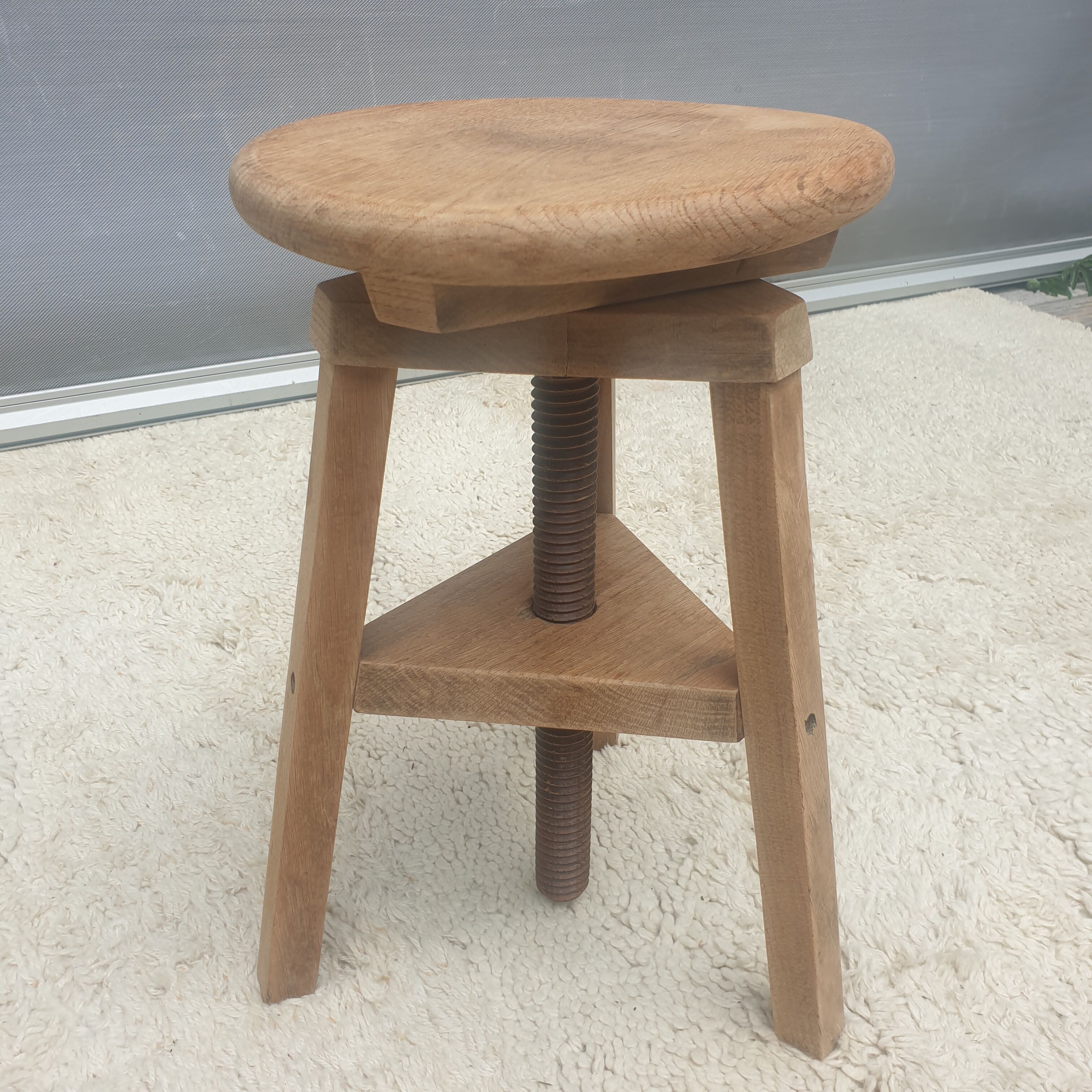 Watchmaker's stool with oak screw