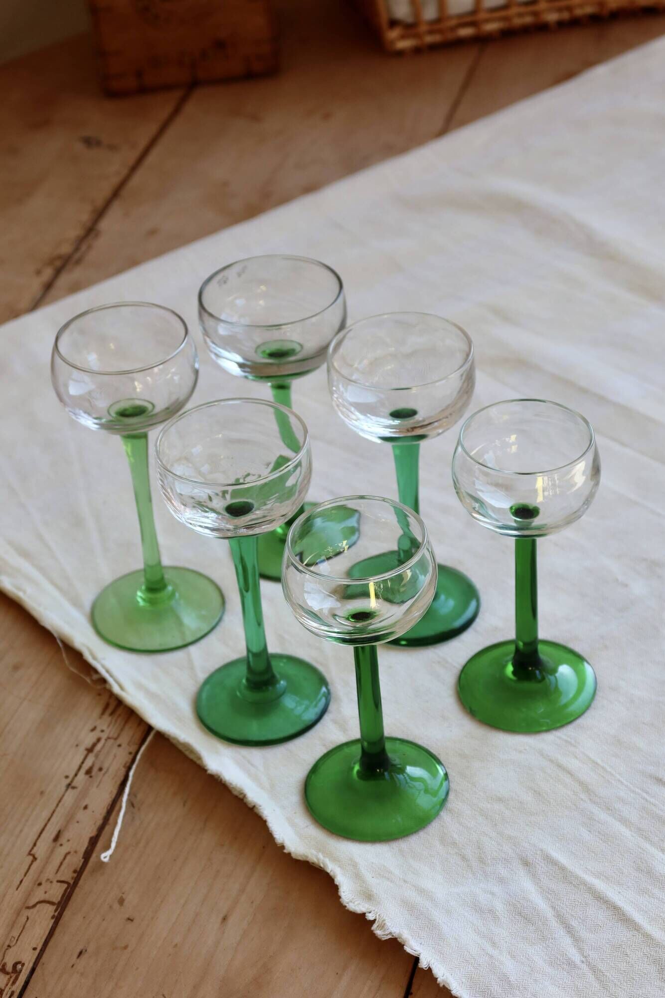 6 mismatched vintage Alsace wine glasses – Green stems