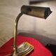 lampe de notaire  art deco, bureau, 1920 a 40 laiton et socle bois vernis h