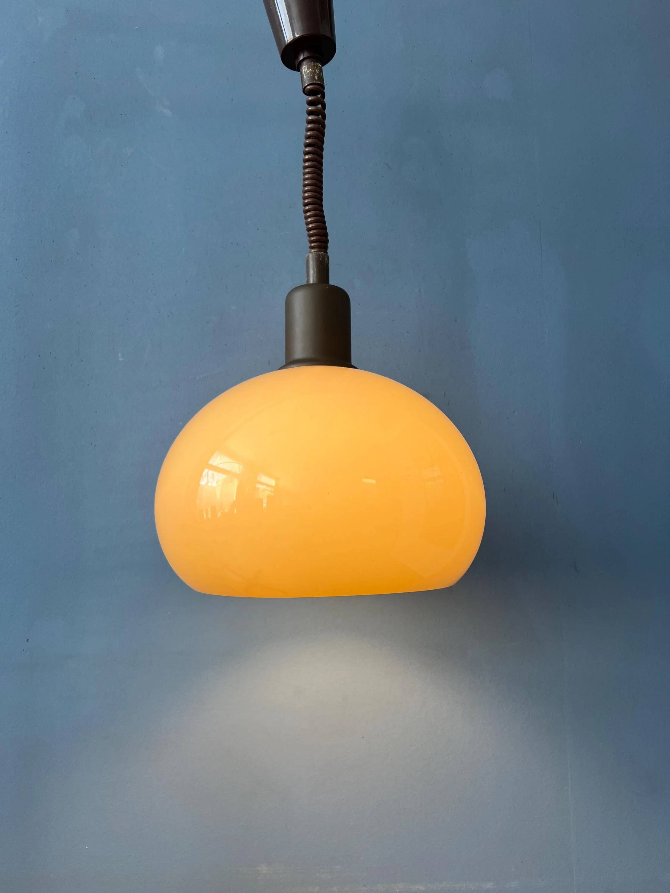 Suspension vintage champignon beige en verre acrylique