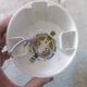 Paire d'appliques boules en verre opalin