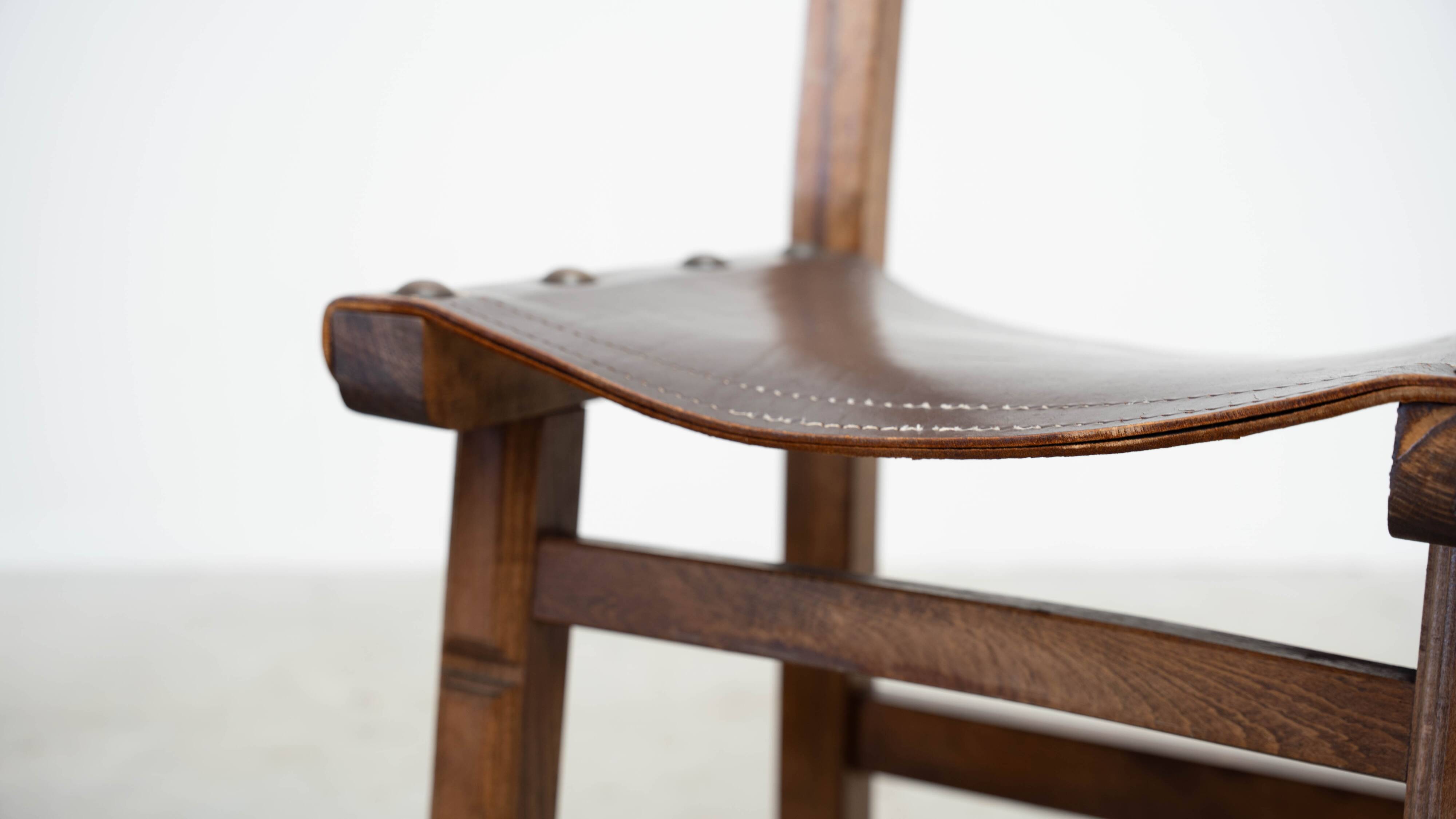 Ensemble de quatre chaises de salle à manger espagnoles