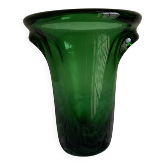 1950s Médicis vase, large Art Deco with handles, made of green blown glass.