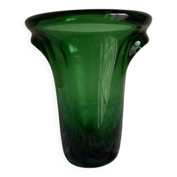 1950s Médicis vase, large Art Deco with handles, made of green blown glass.