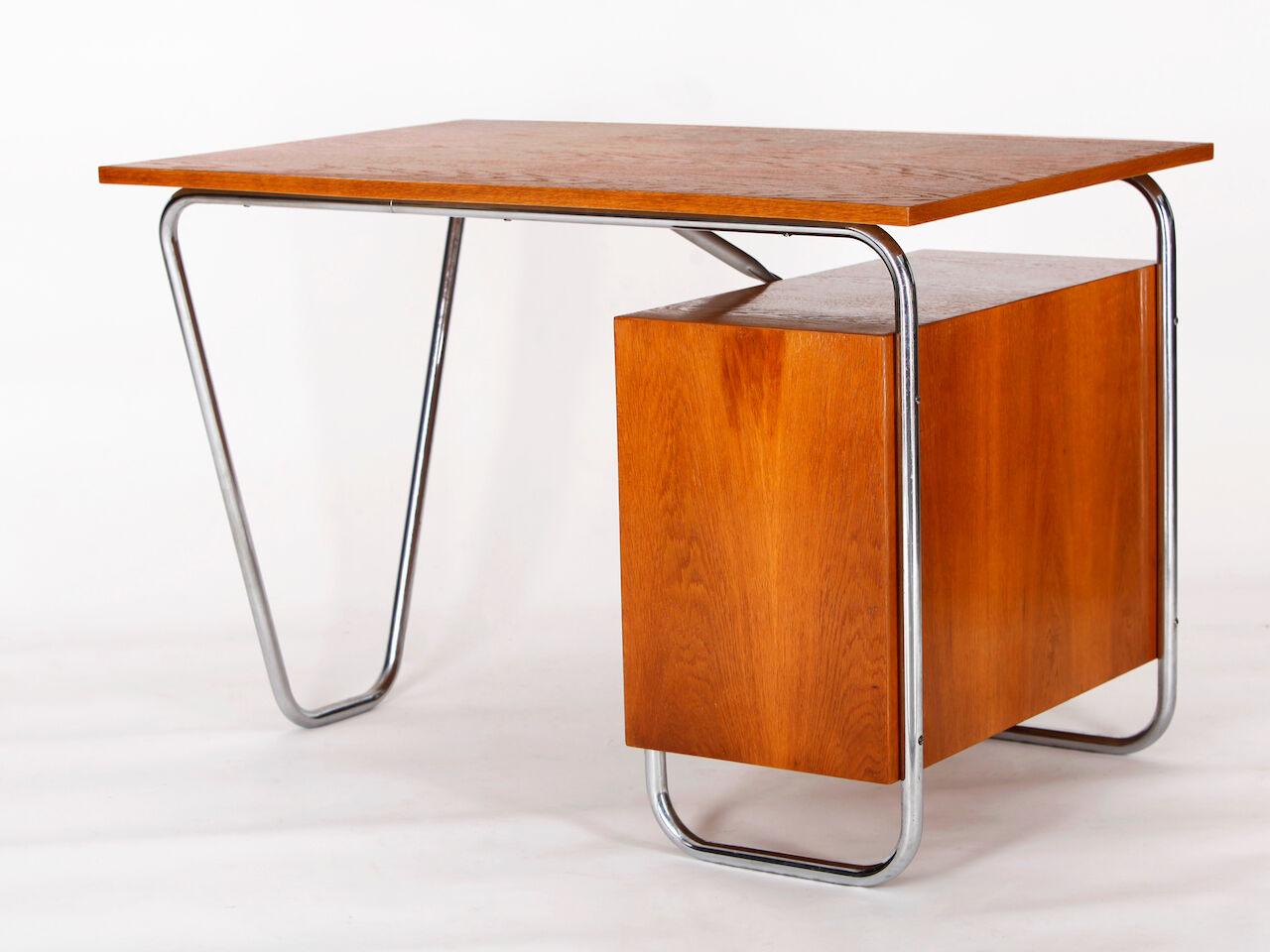 Bureau fonctionnaliste tubulaire en acier, années 1930