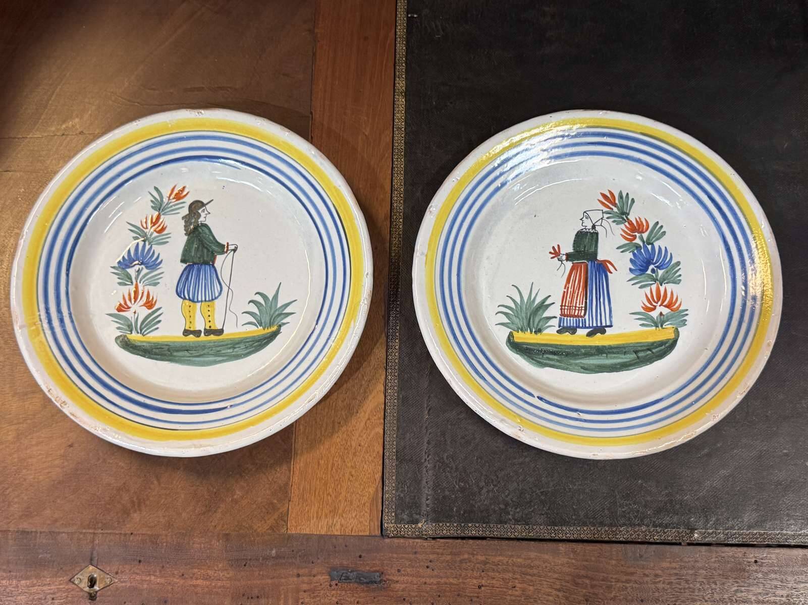 Pair of Quimper earthenware plates from the 1930s.