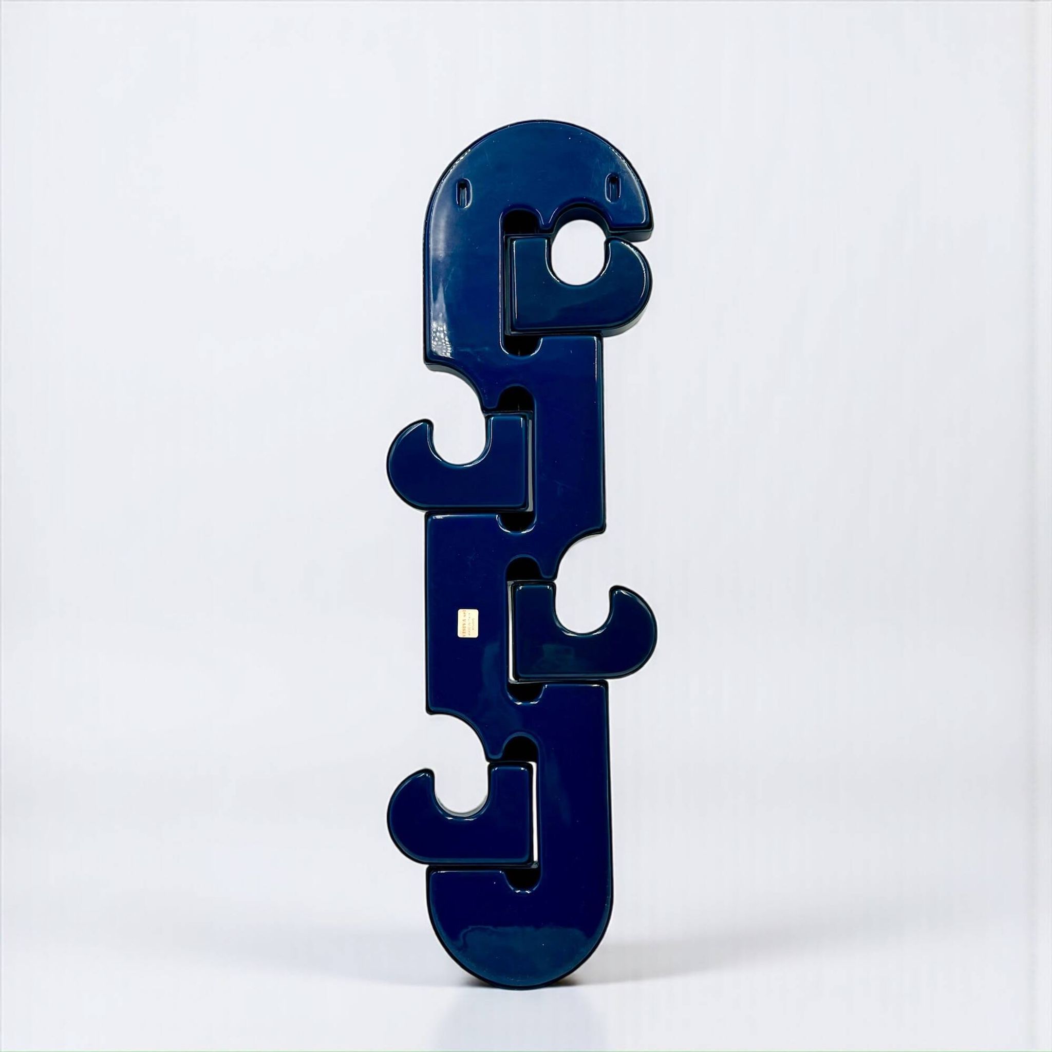 Porte-manteau mural vertical bleu Visiva Milano Italie années 70