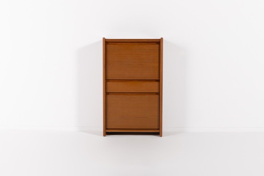 Venetian blind door shoe cabinet, 1940s