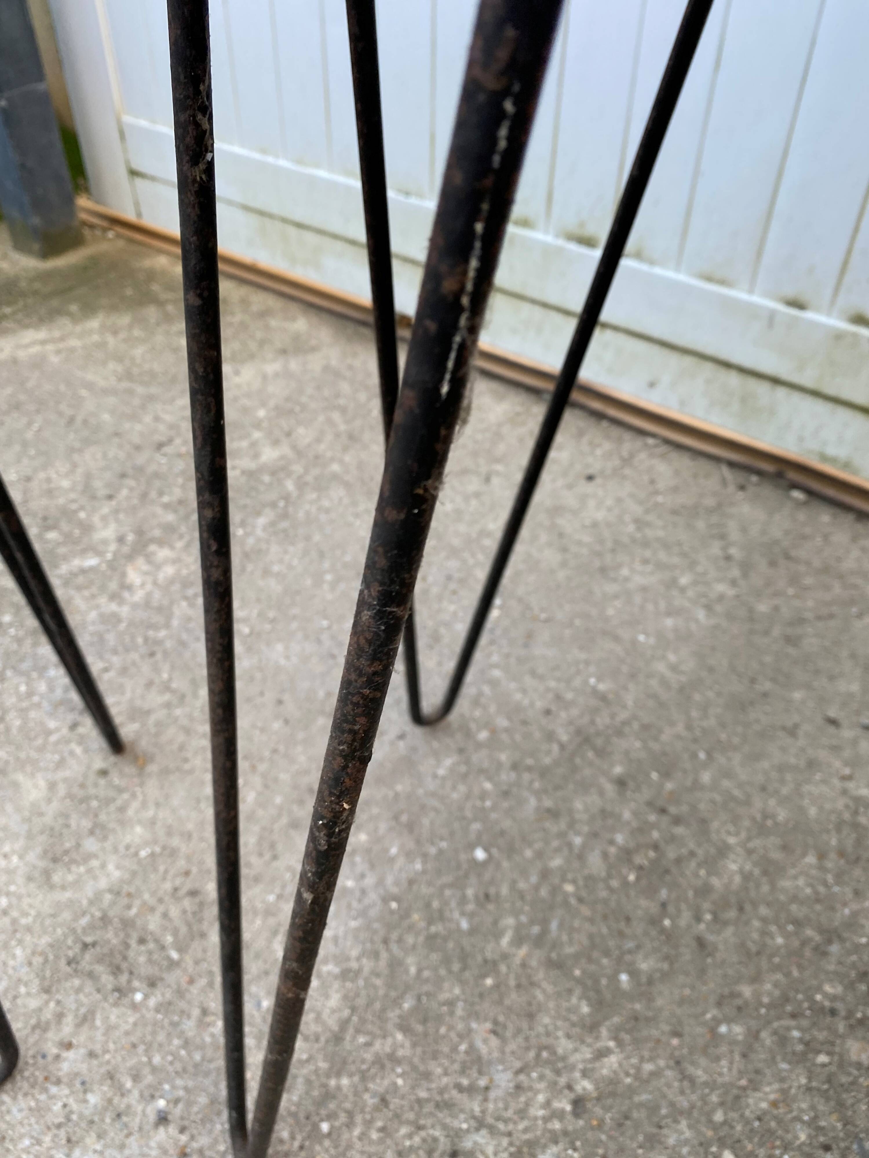 Vintage 1950s bar counter with two rattan and metal stools