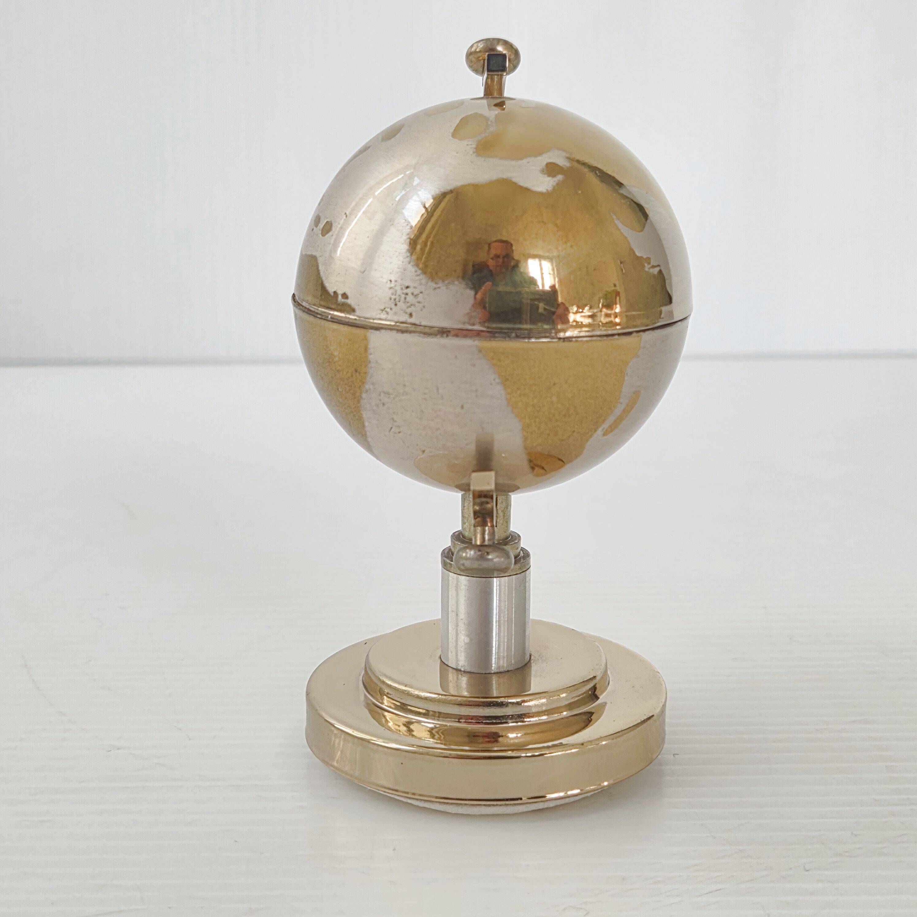 VINTAGE CIGARETTE & LIGHTER DISPENSER 1970 WORLD MAP GLOBE 70S RETRO