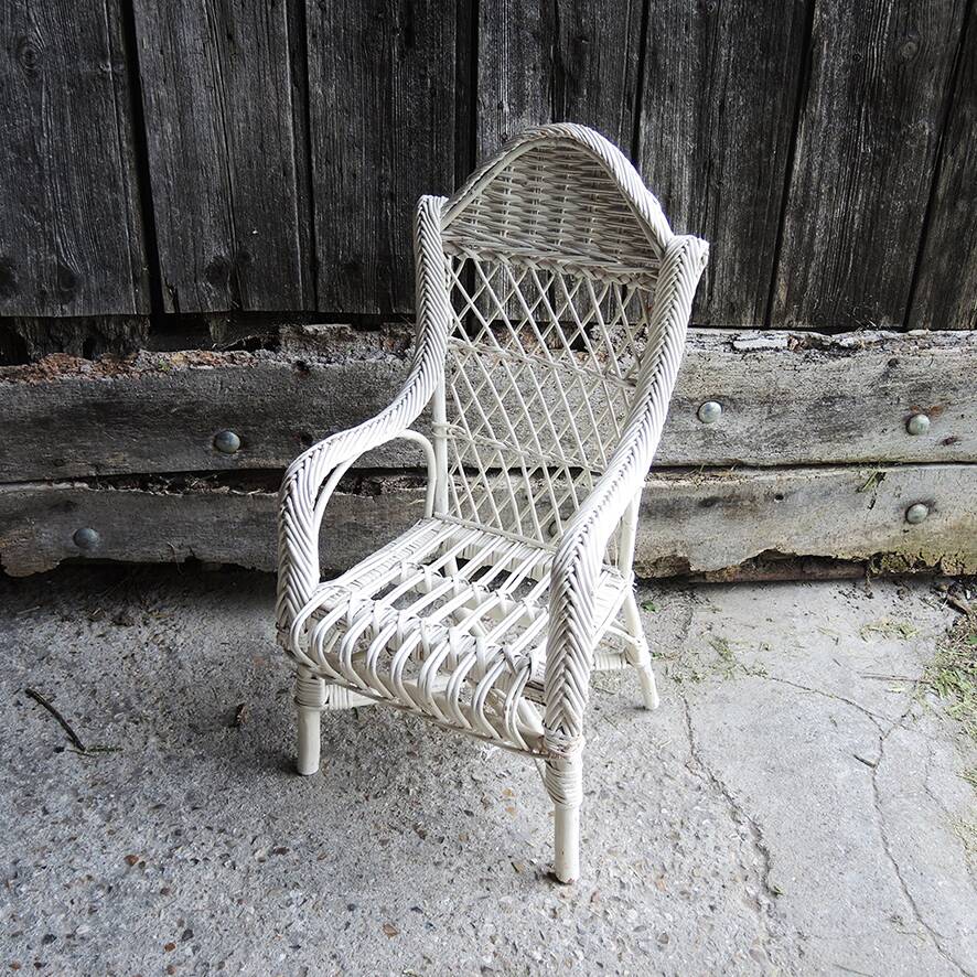 Antique White Wicker Children's Armchair