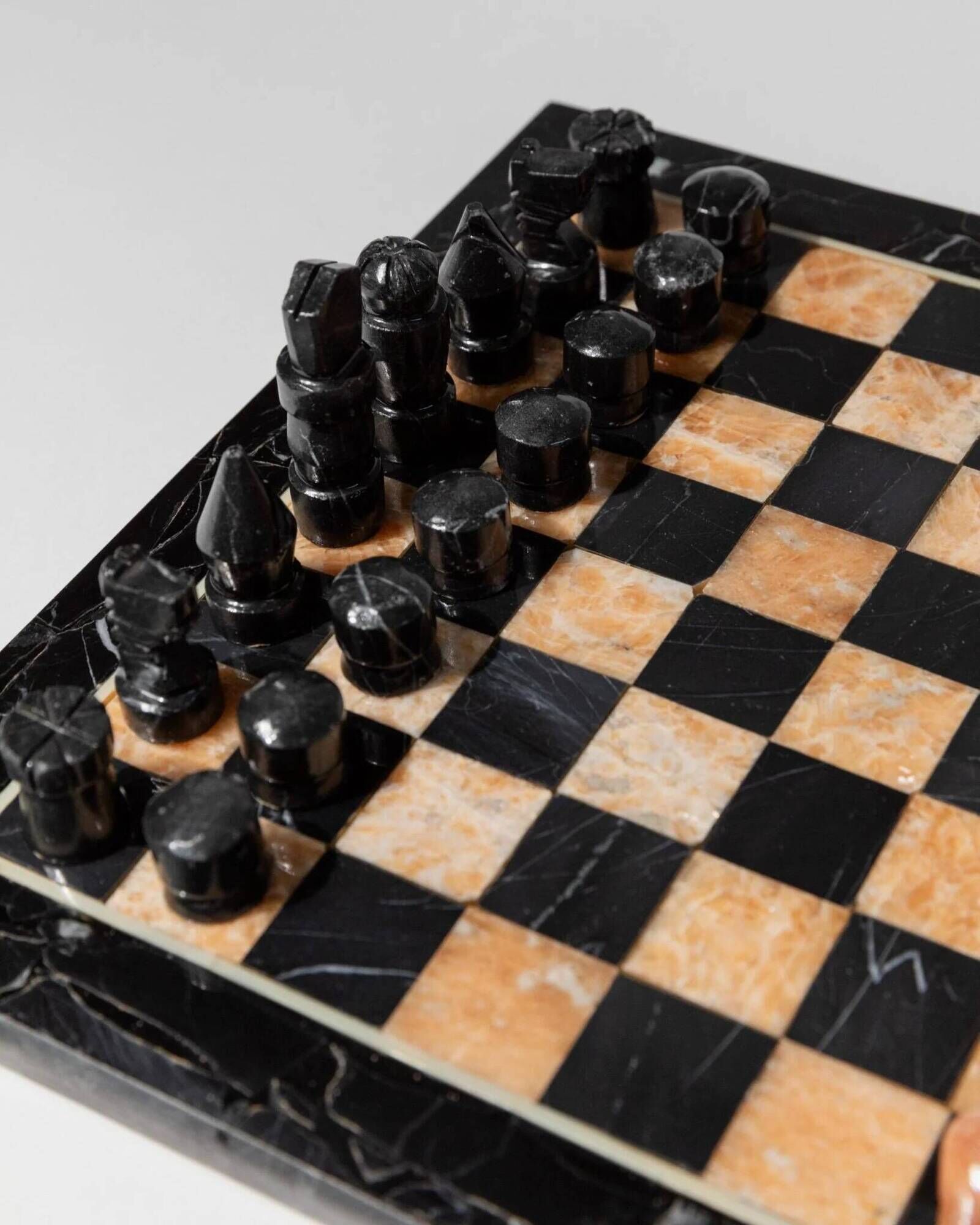 Vintage Peach-and-Black Marble Chessboard with Stone Pieces, Italian 1960s Design – Elegant Gift
