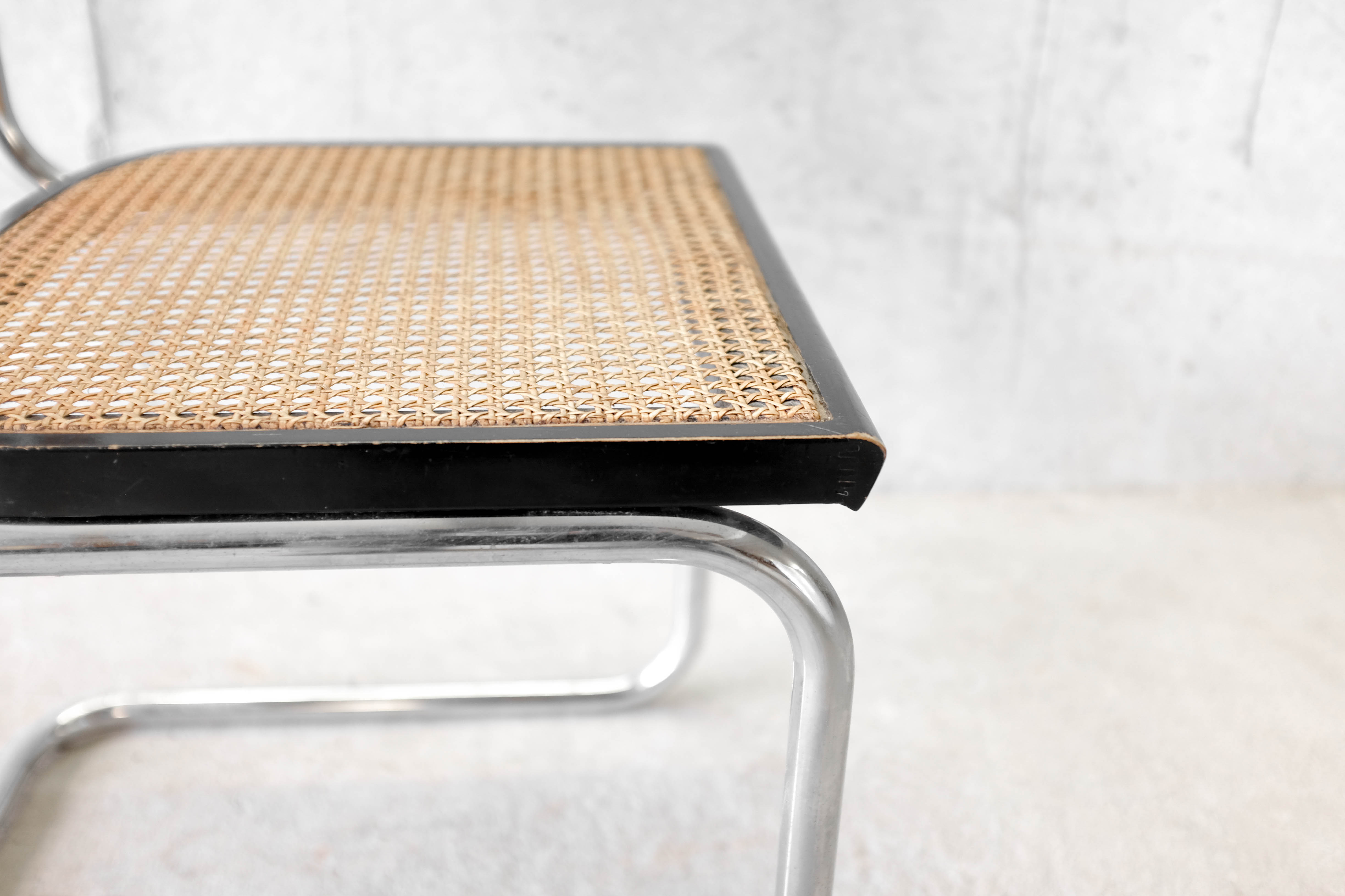 Cesca chair b32 black by Marcel Breuer