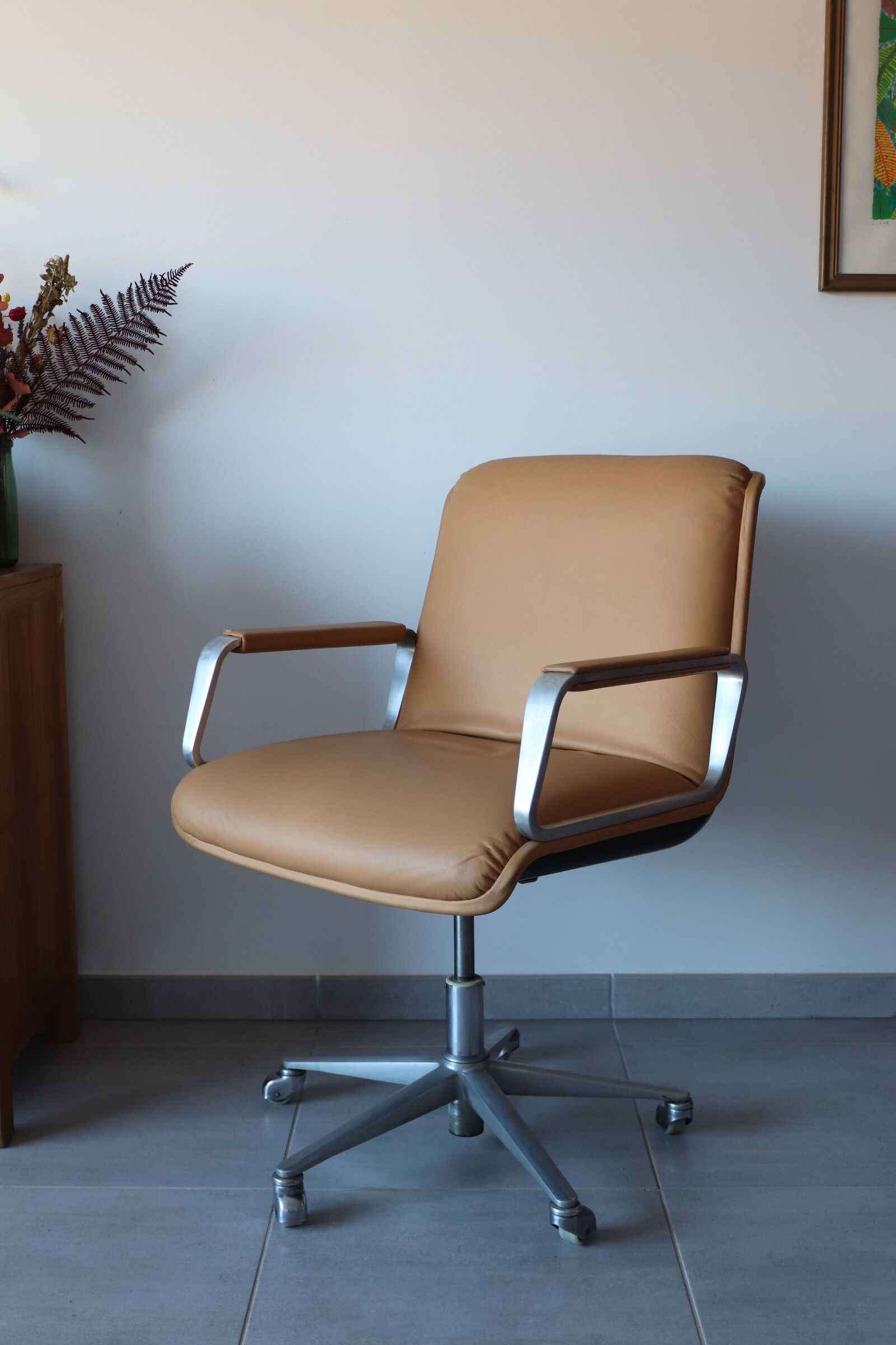 Delta 2000 Wilkhahn armchair in camel leather