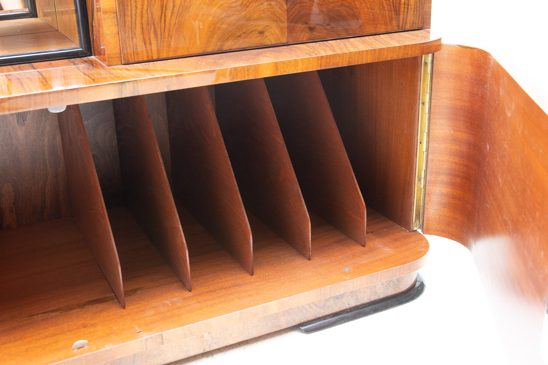 Art deco bar cabinet attribute to jindřich halabala, 1930s