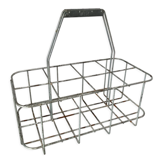 Metal bottle basket