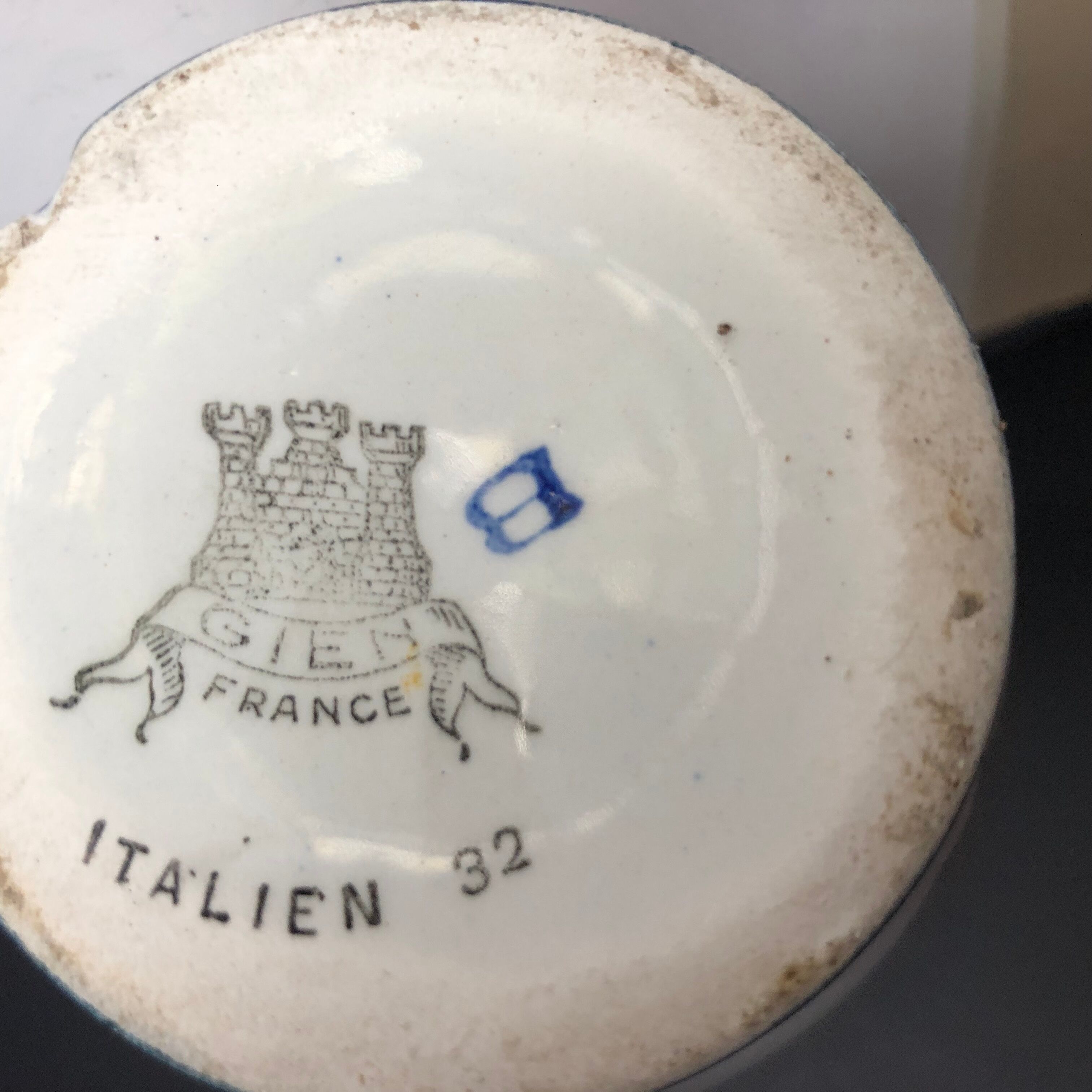 Pichet en faïence de Gien