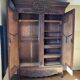 Armoire en chene sculptee du xviii ème siecle
