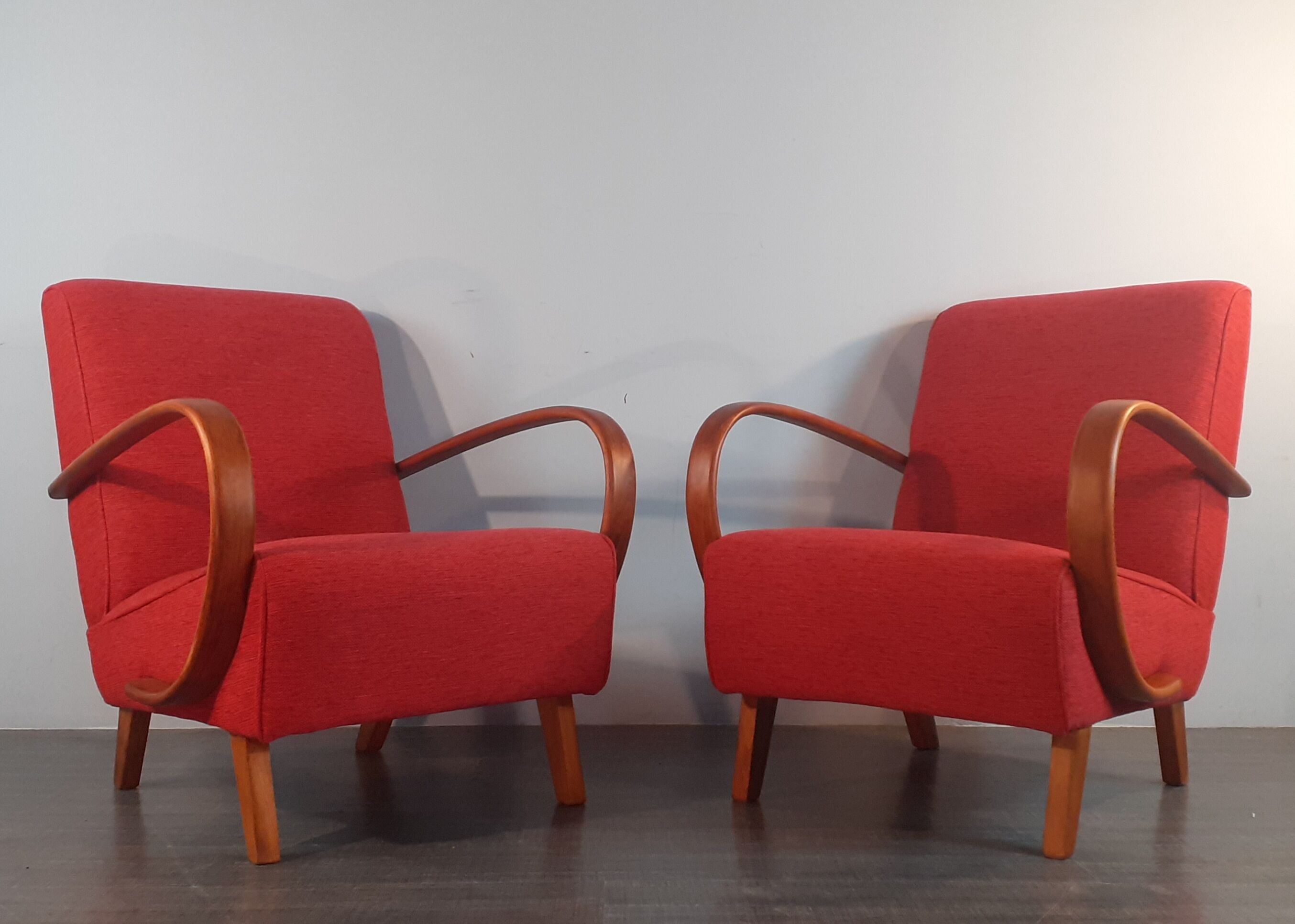 Pair of H262 Armchairs by Jindrich Halabala, Czech Art Deco 1940s