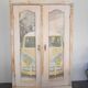 Armoire vintage en bois blond peinte blanc antique, portes décor Volkswagen Samba, pièce unique