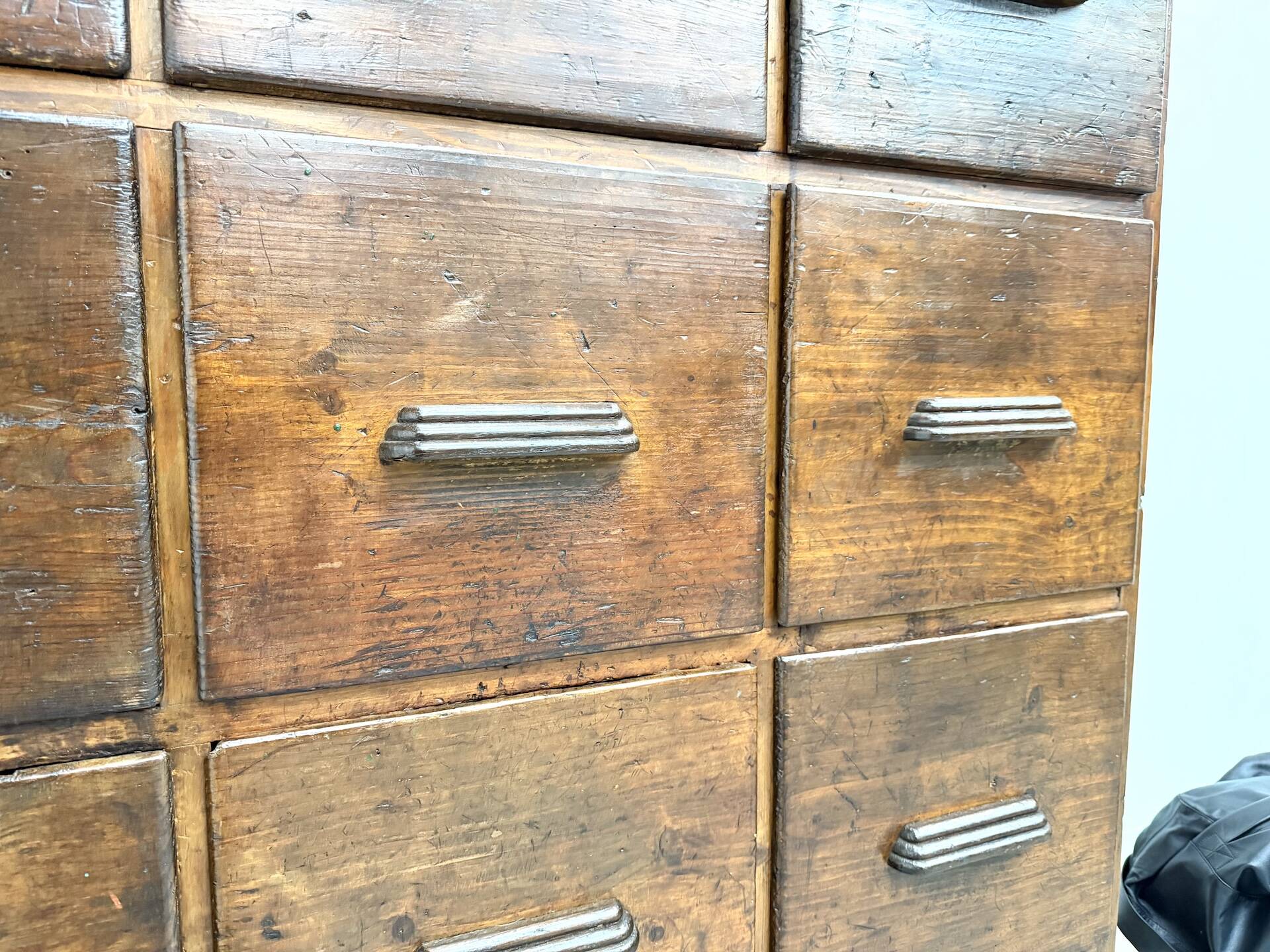 Meuble de métier ancien à 12 tiroirs, circa 1900