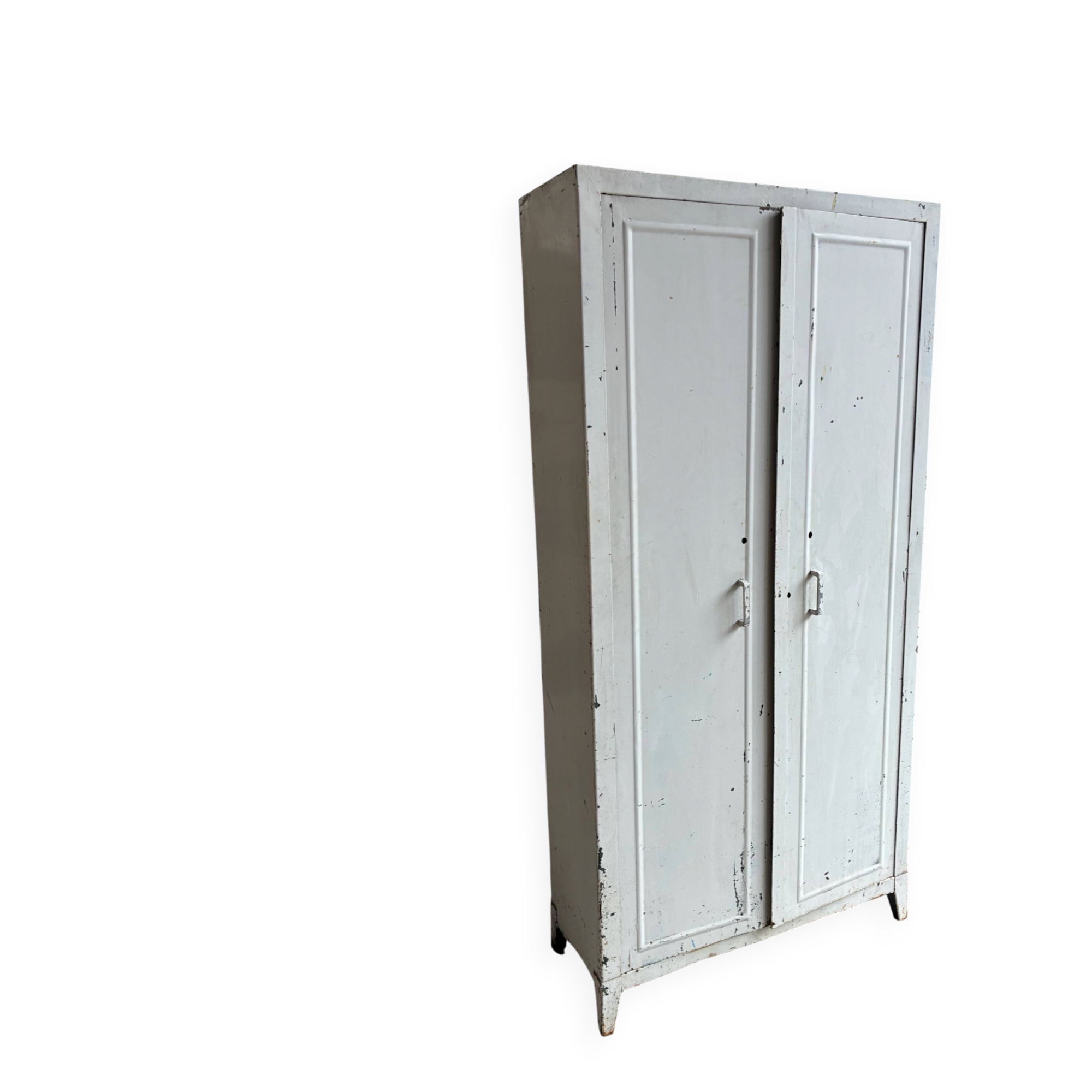 Armoire industrielle d’atelier en métal riveté - vintage 1960