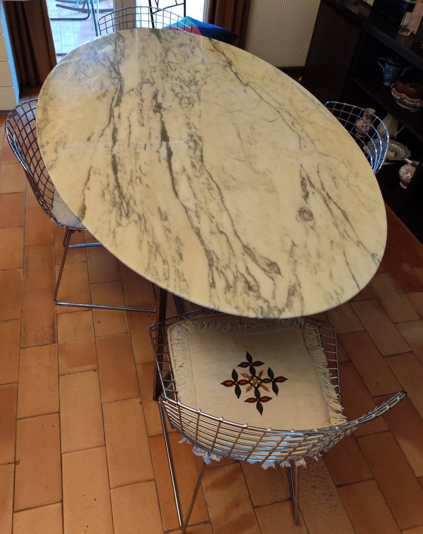 Very beautiful marble table with aluminum legs signed Venture