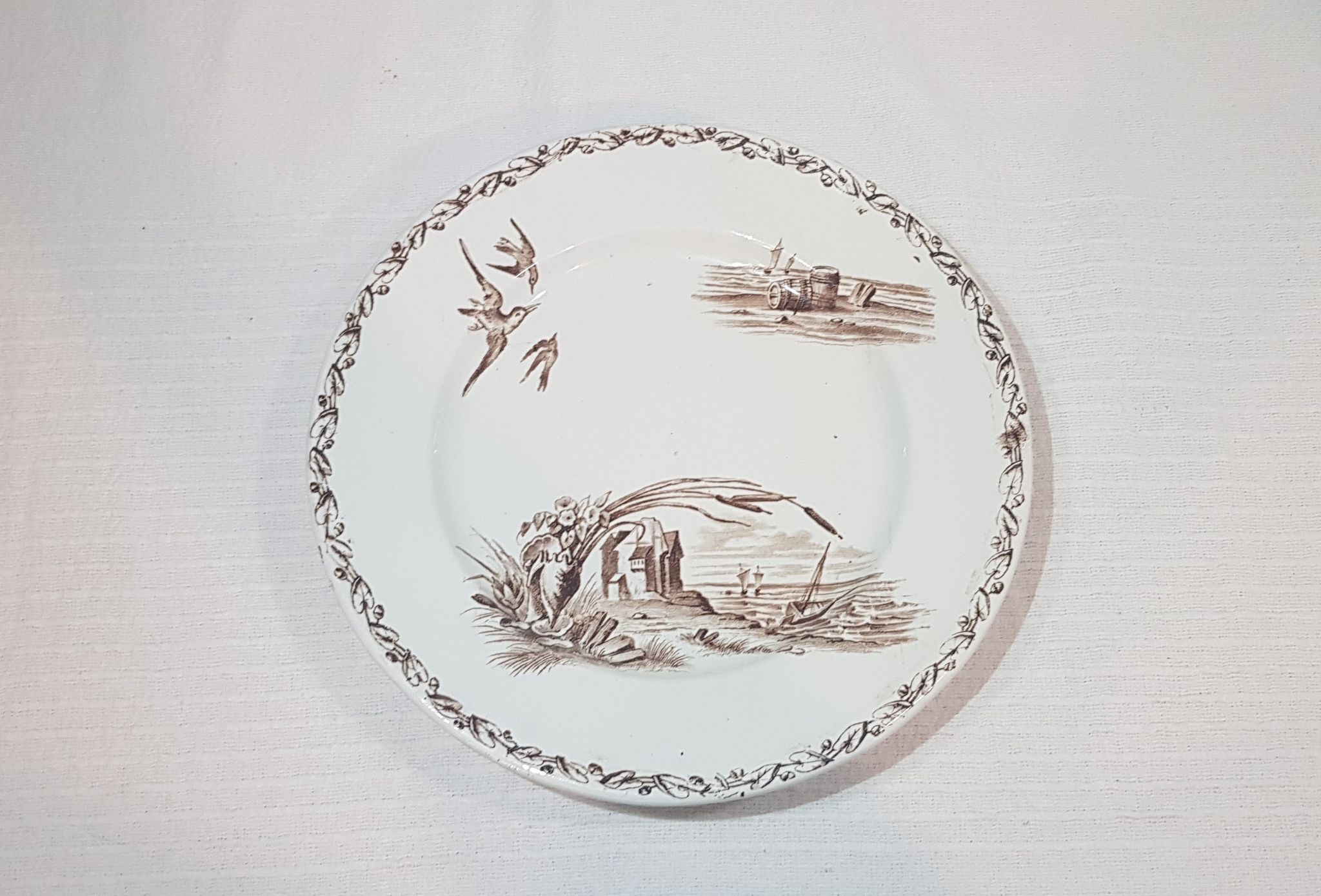 Dish in Earthenware of Creil and Montereau model Marine, iron earth, compotier