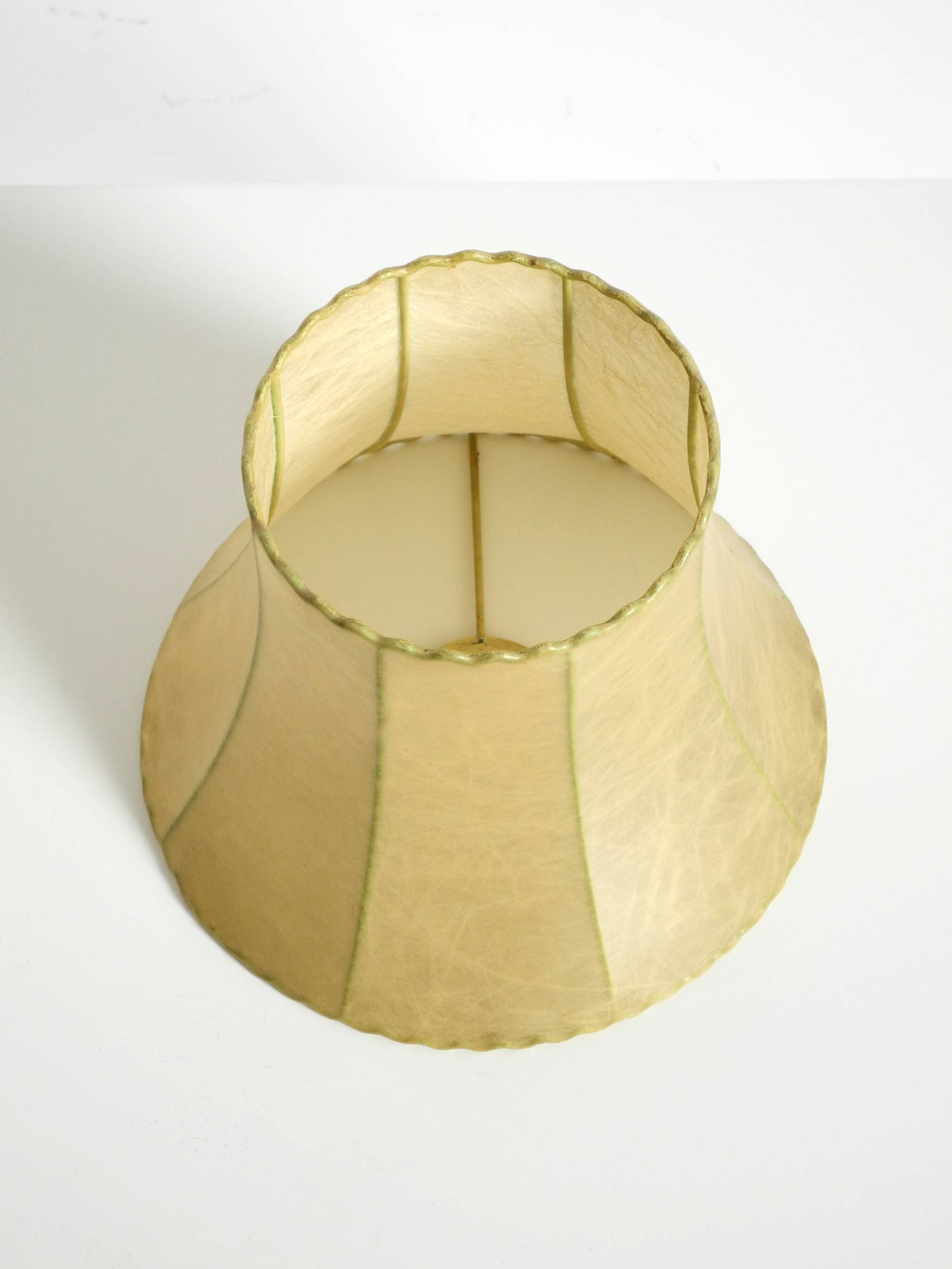 Beautiful 1960s orange ceramic table lamp with Cocoon shade | Made in Italy