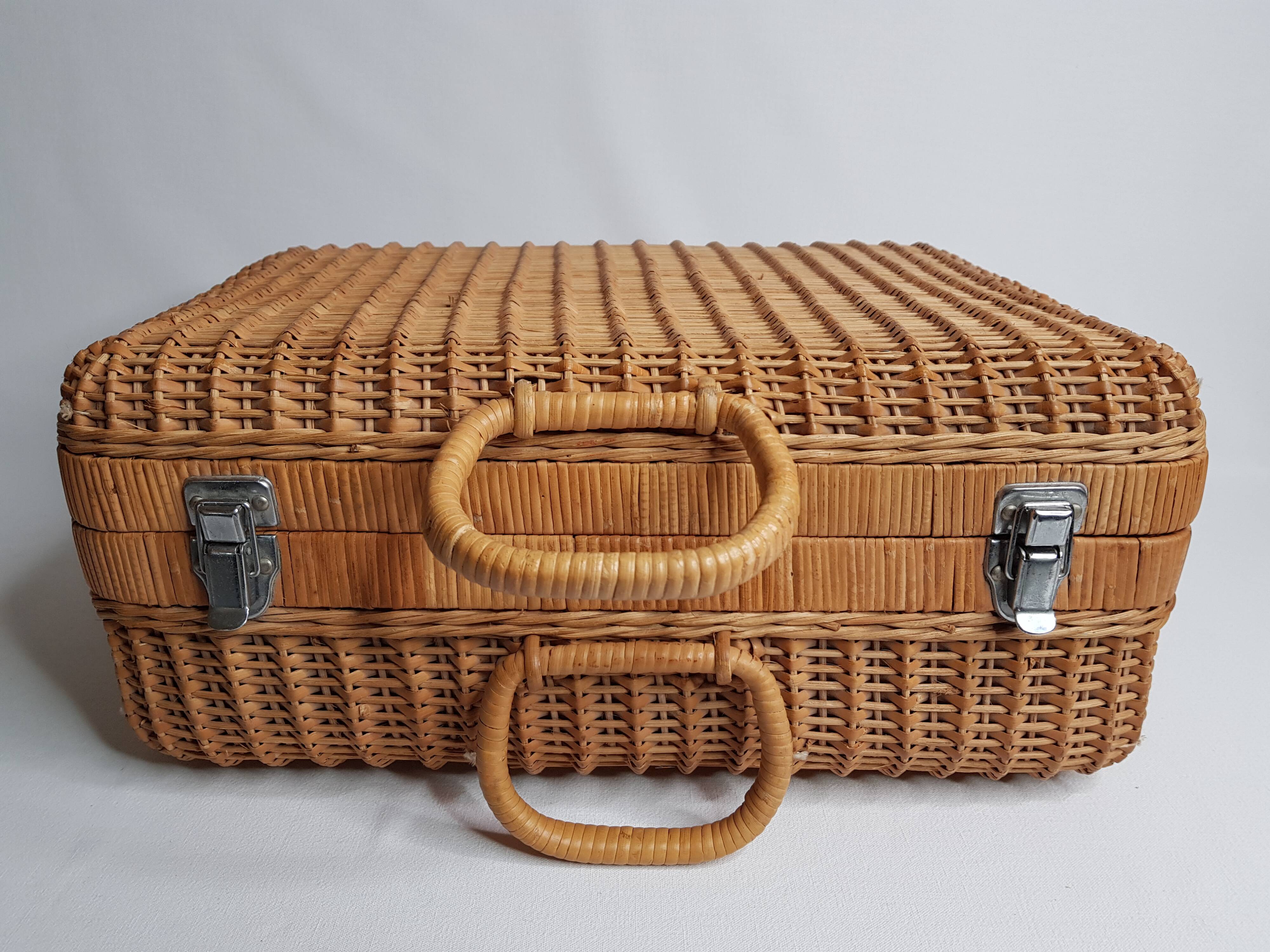 Wicker case or suitcase with vintage fabric lining
