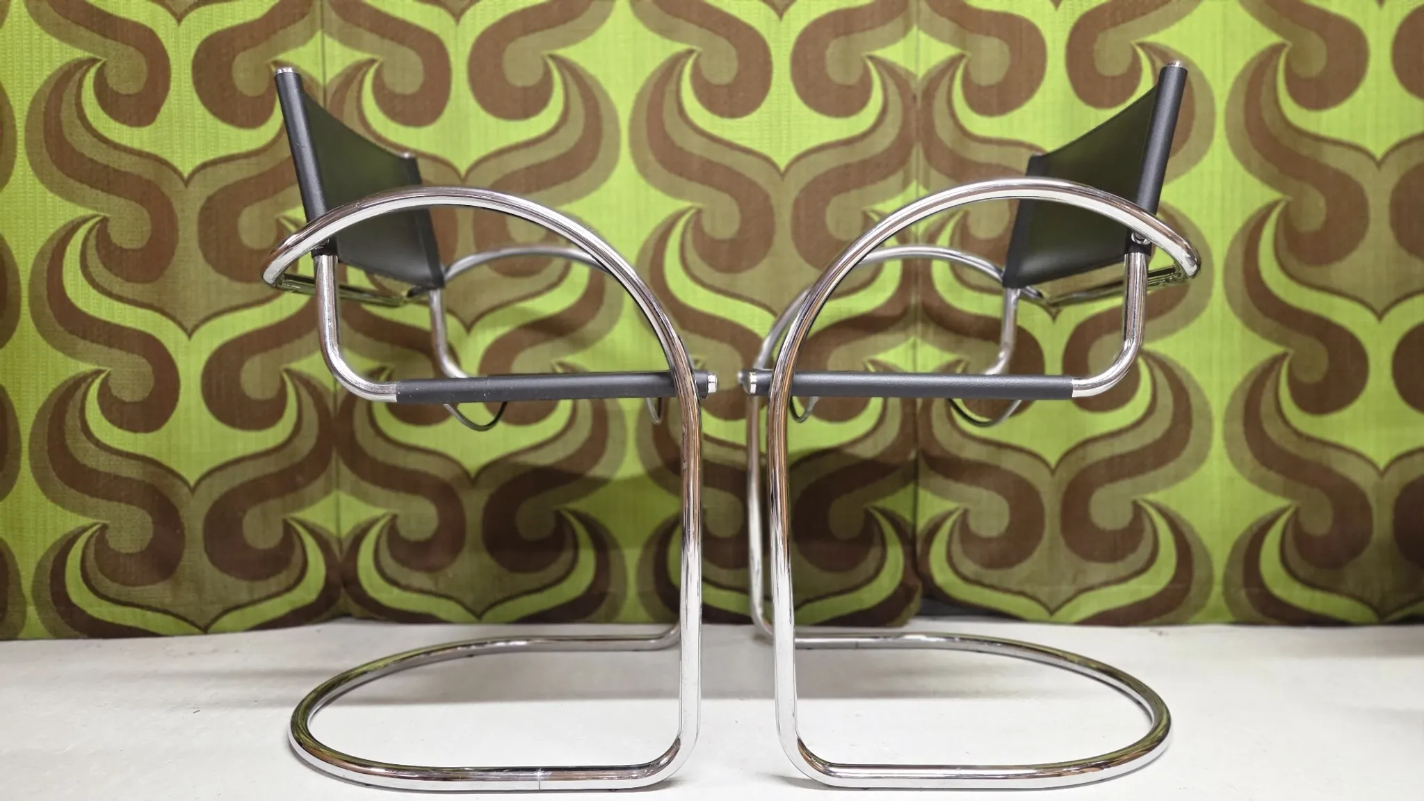 Set of 4 Bauhaus leather armchairs in chrome metal 1970/1980