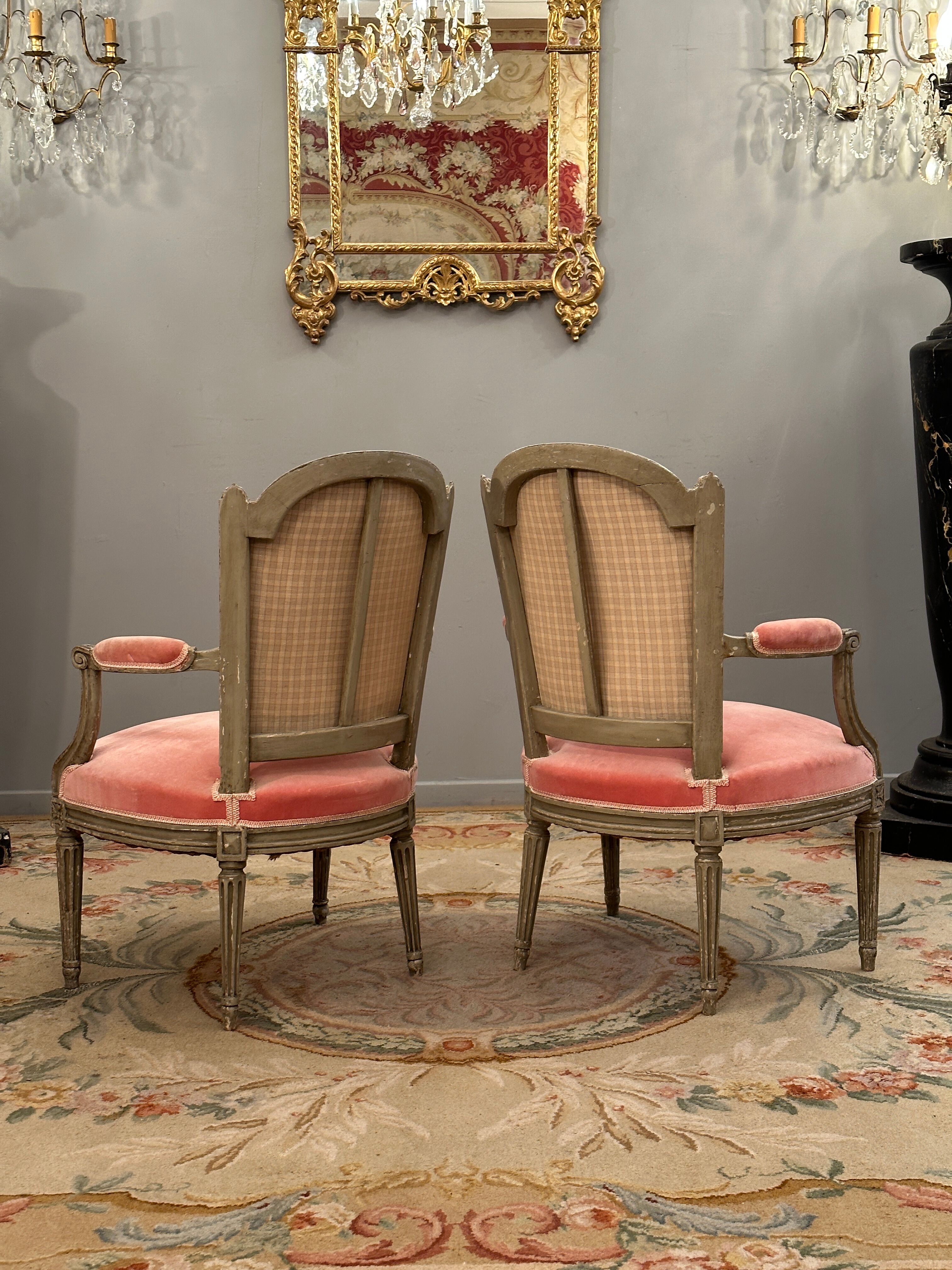 Paire de fauteuils cabriolets d'époque Louis XVI vers 1770