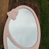 Oval mirror in pink cast iron layette