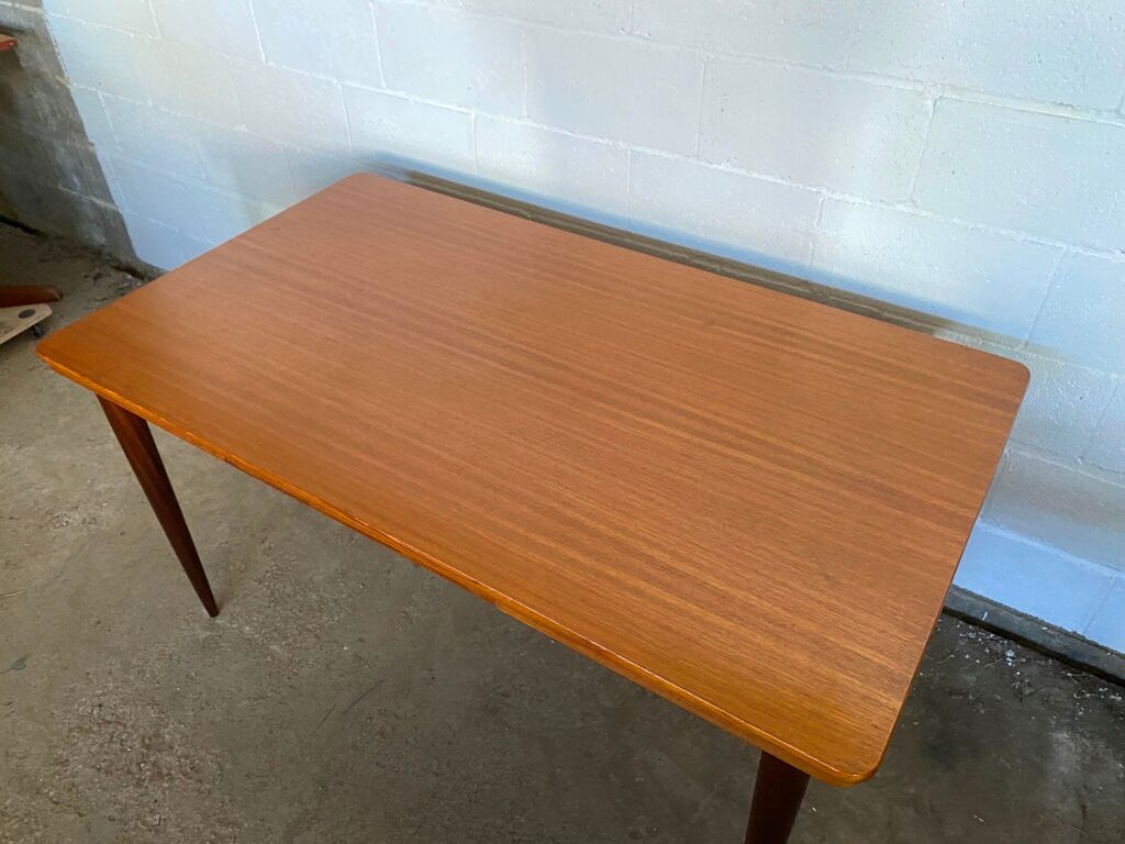 Scandinavian extendable table in vintage teak an60