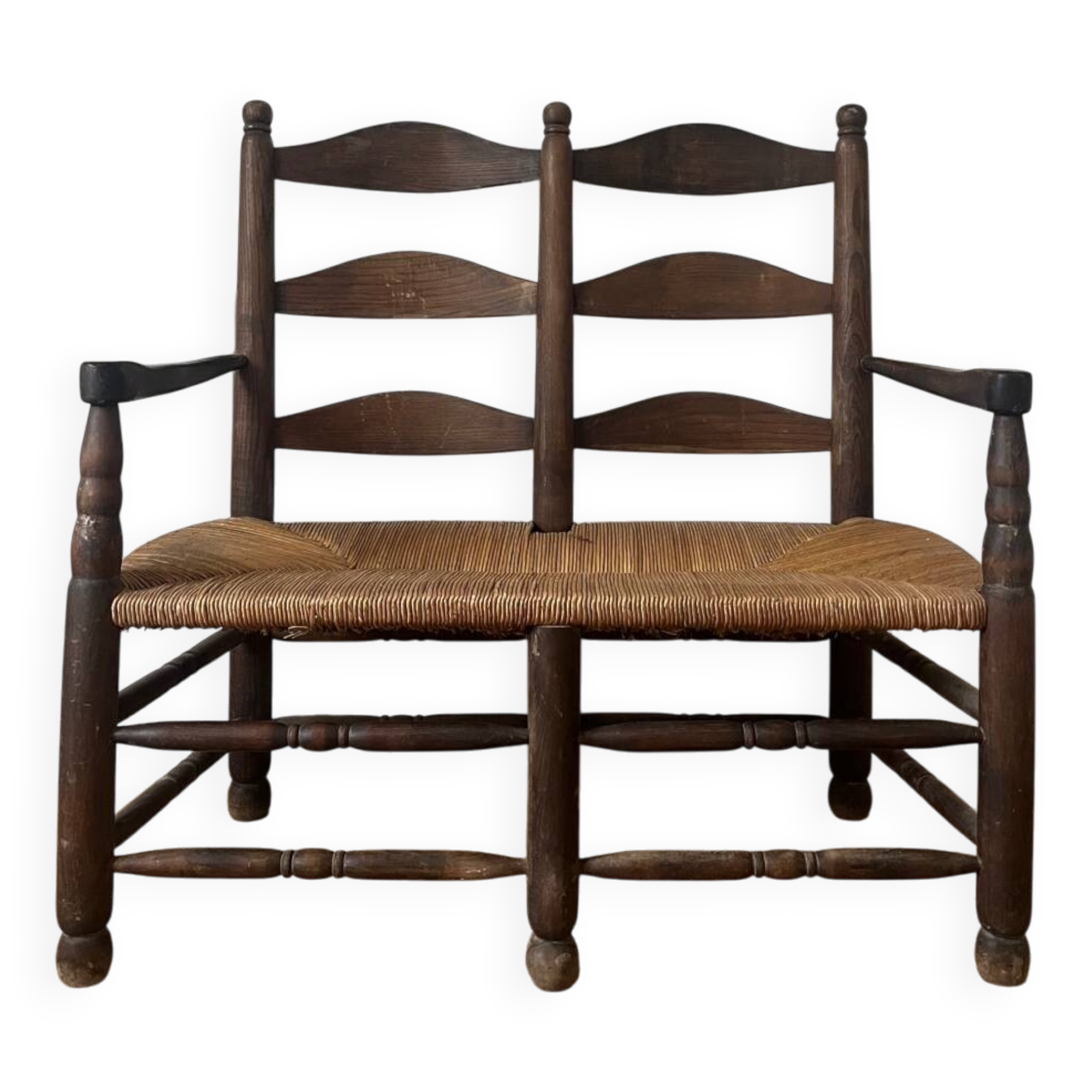 Wood and straw banquette