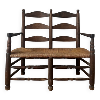 Wood and straw banquette