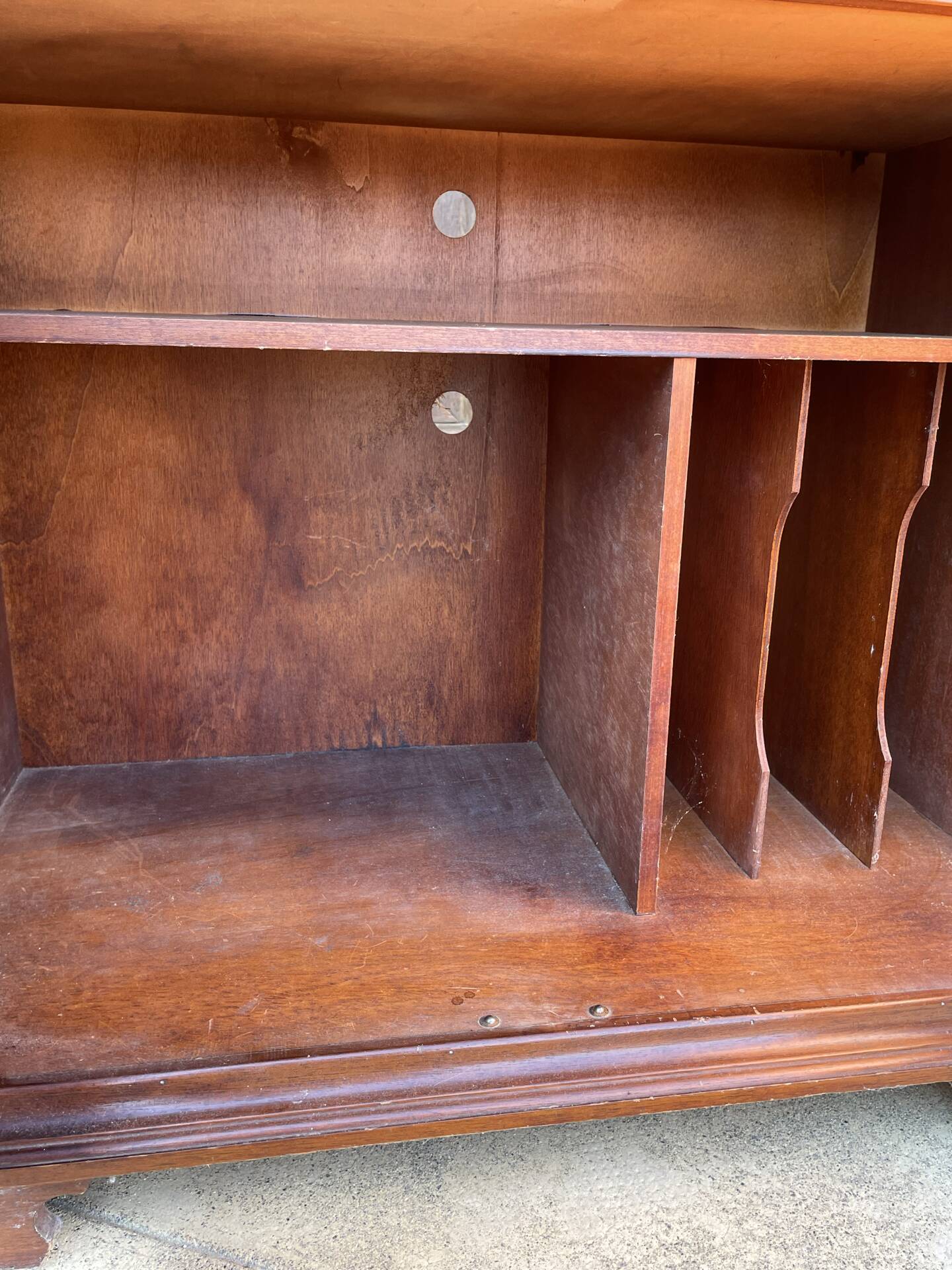 Vinyl cabinet